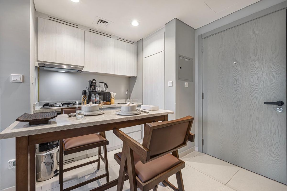 Luxury Furnished 1BR | Canal View | Investor Deal