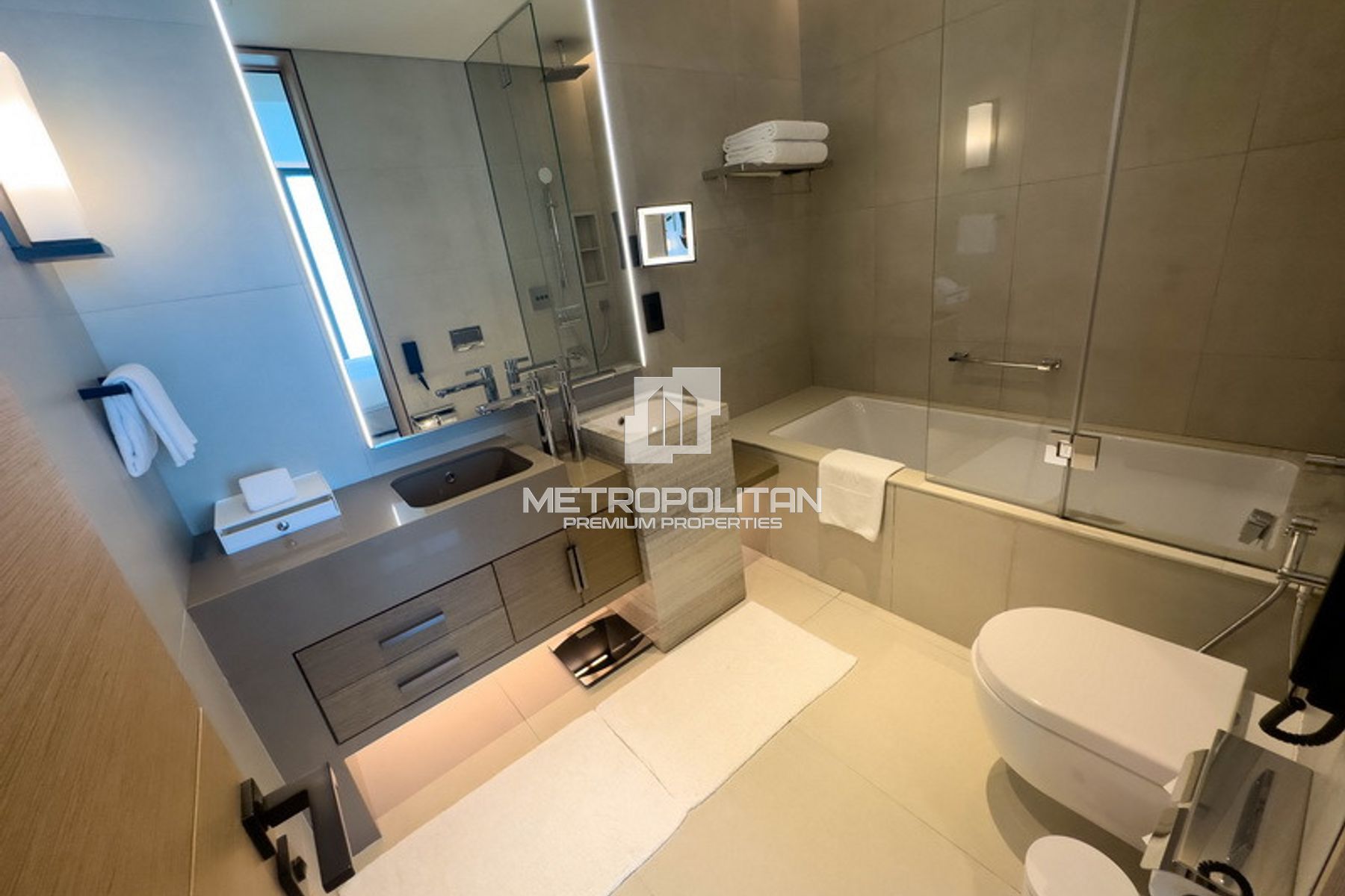 Image - Jumeirah Gate Tower 2, Jumeirah Beach Residence, Dubai | Project - Appartement
