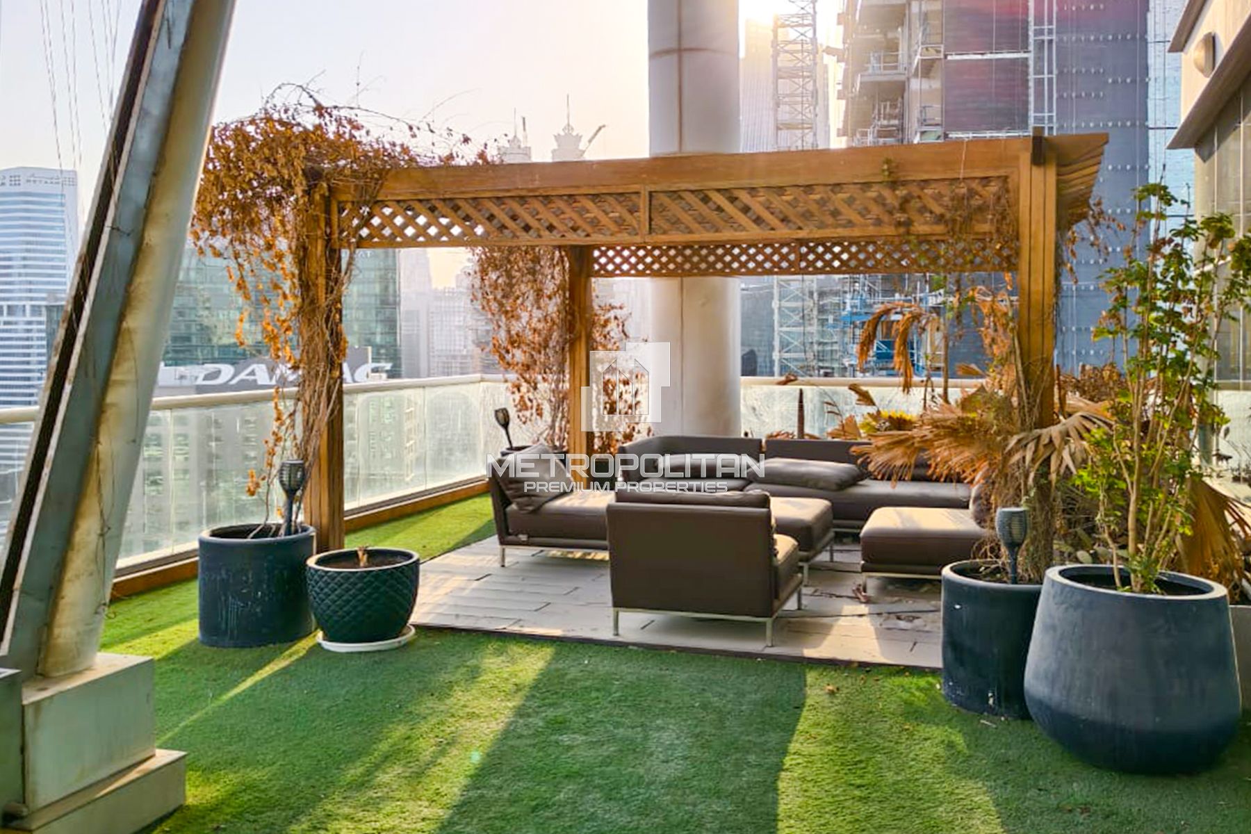 Image - Clover Bay Tower, Business Bay, Dubai | Project - مكتب