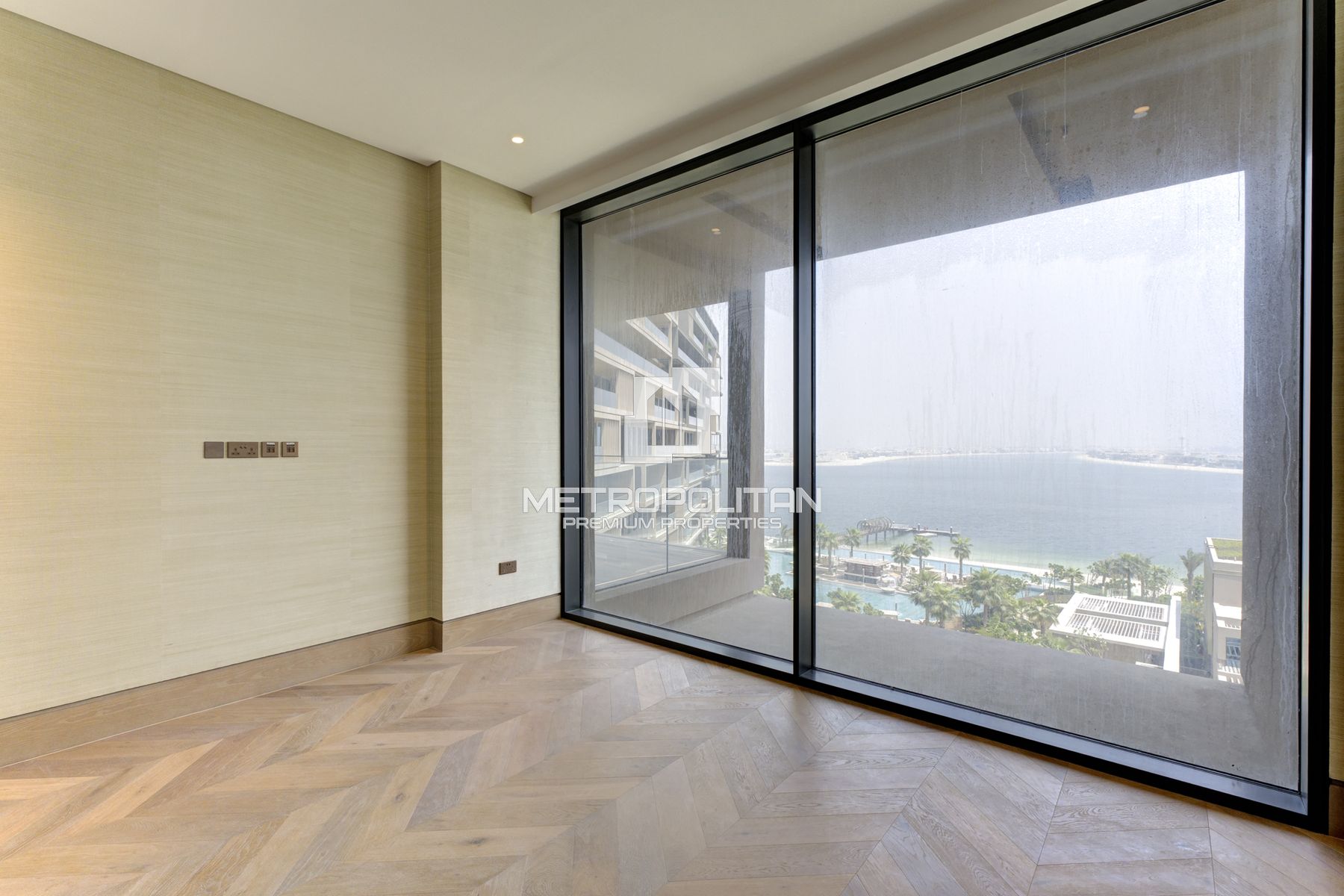Palm View | High Floor | Huge and Corner Unit