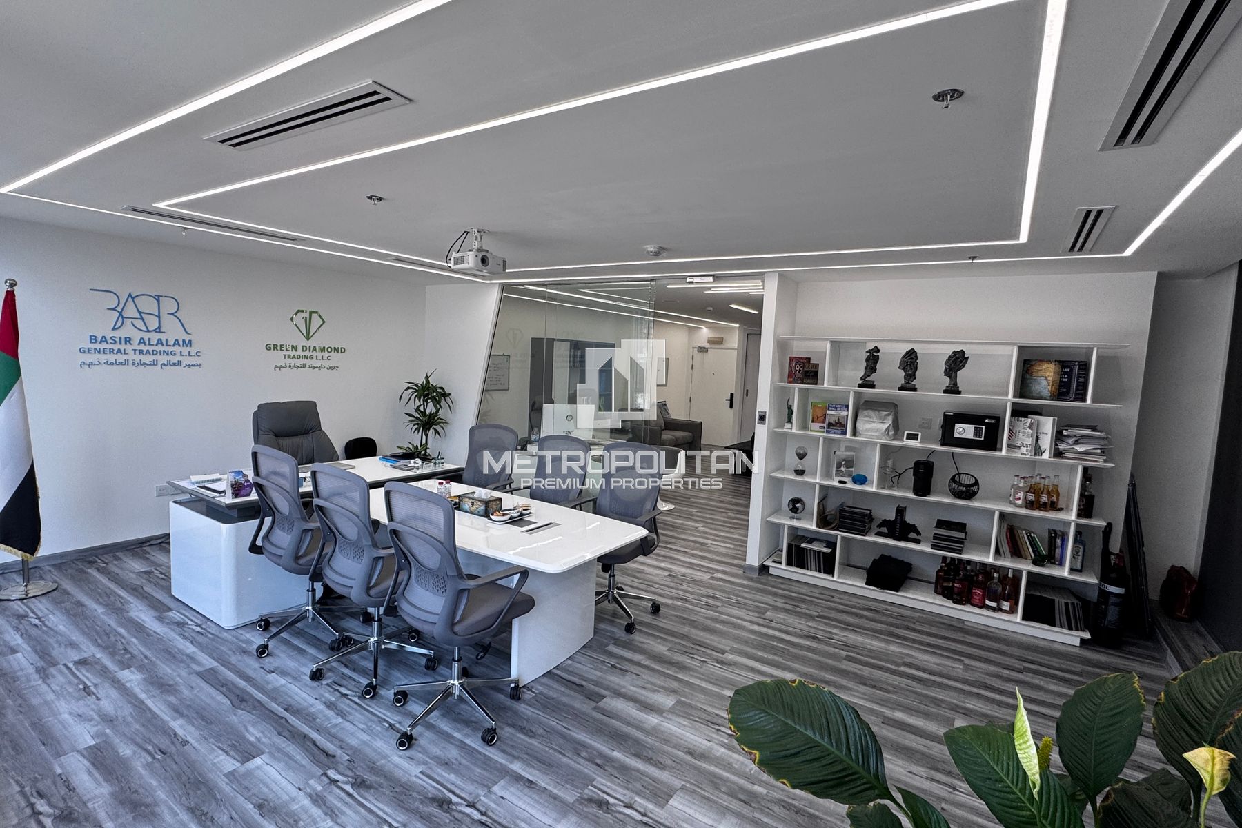 Image - Lake Central, Business Bay, Dubai | Project - مكتب