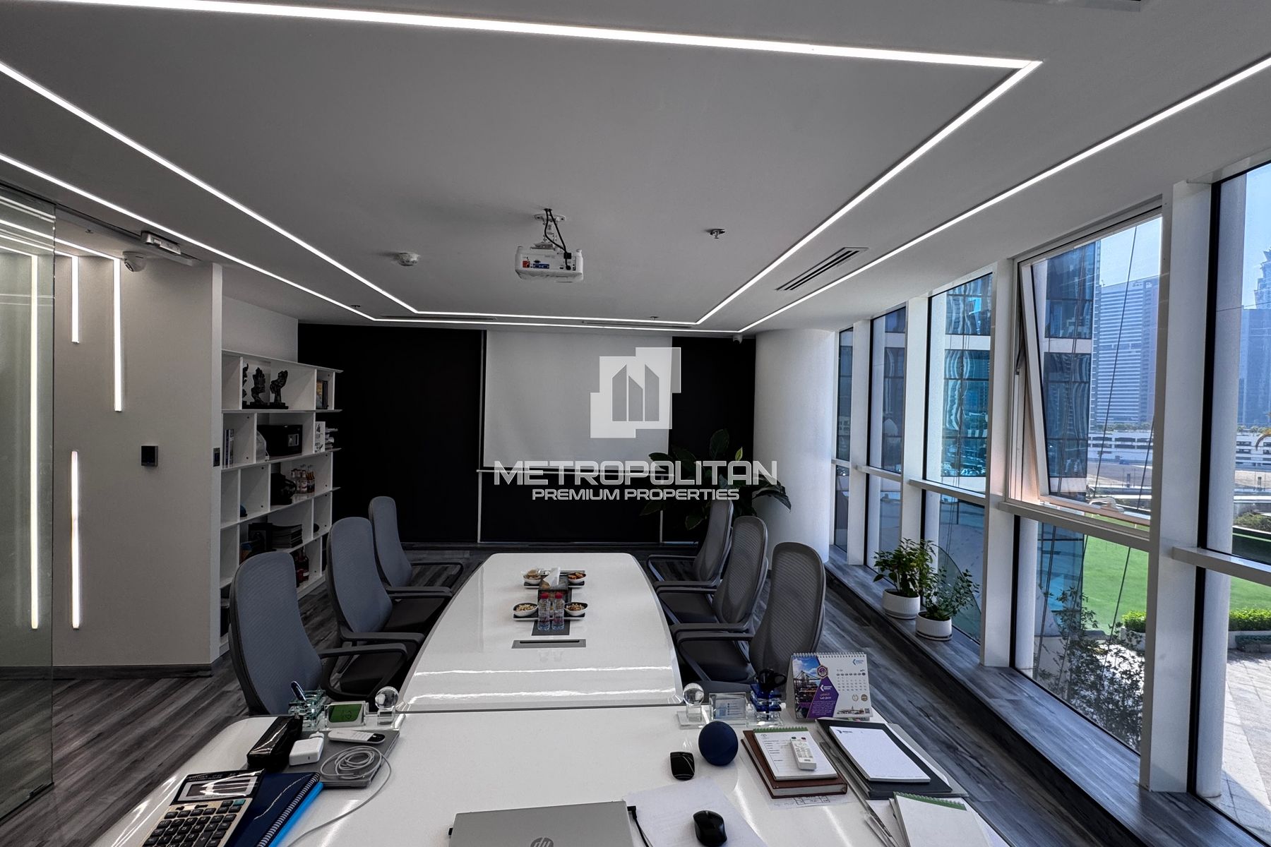 Image - Lake Central, Business Bay, Dubai | Project - مكتب