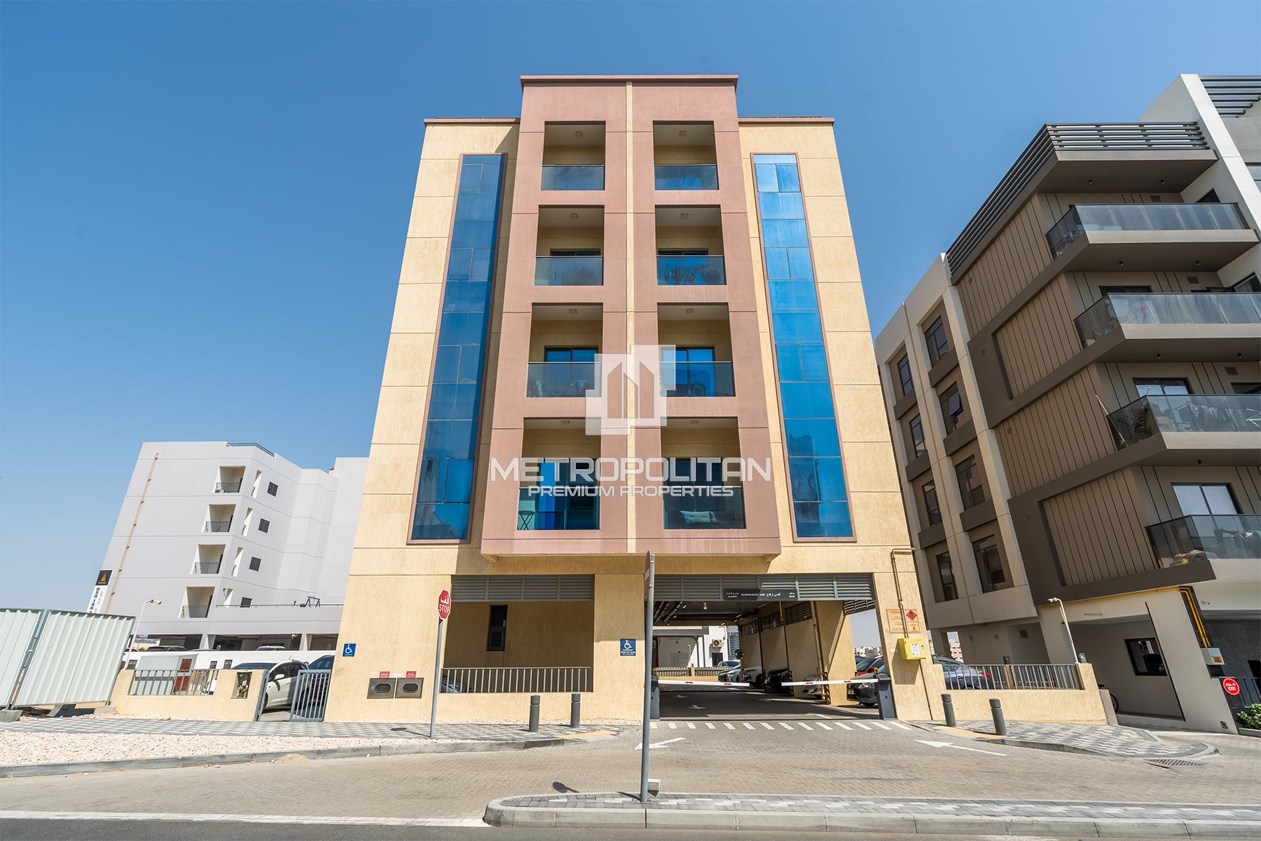12-комнатное жилое здание на продажу в Wadi Al Safa 2 – MPS-41267 photo-15