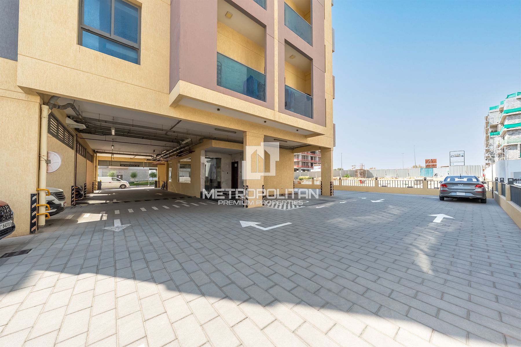 12-комнатное жилое здание на продажу в Wadi Al Safa 2 – MPS-41267 photo-1