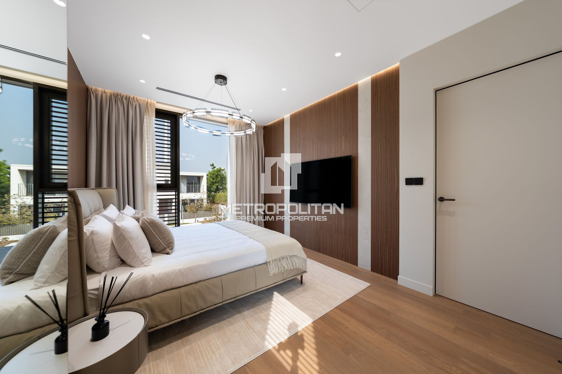 Single Row | Luxury Living | Turnkey | Furnished