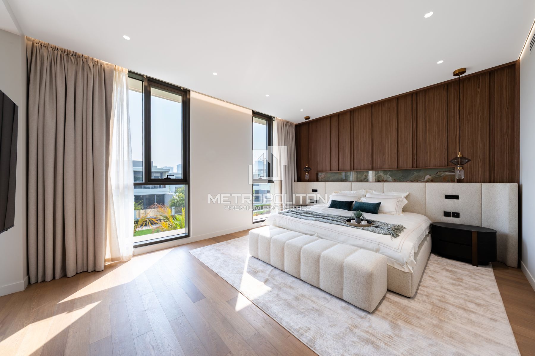 Single Row | Luxury Living | Turnkey | Furnished