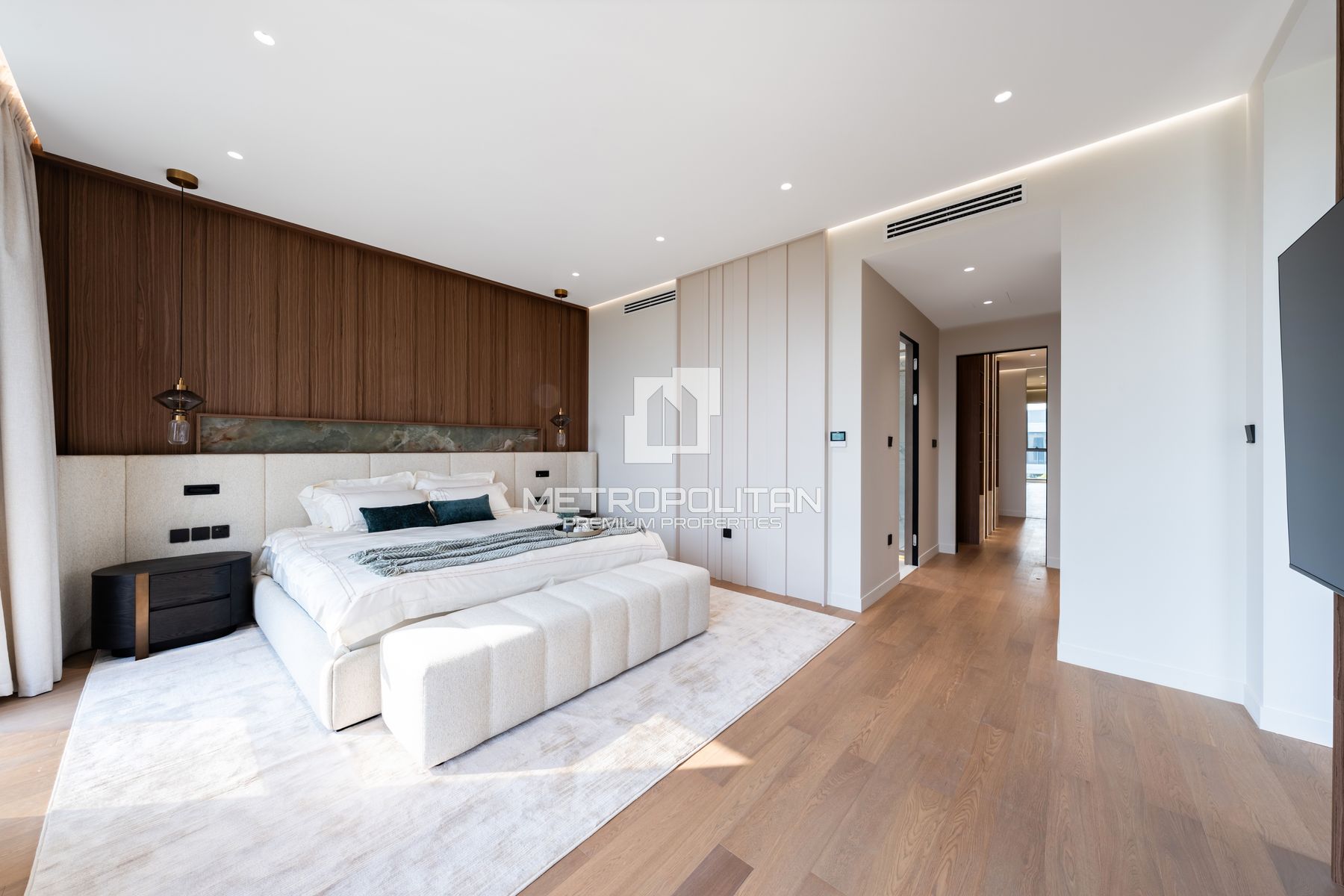 Single Row | Luxury Living | Turnkey | Furnished