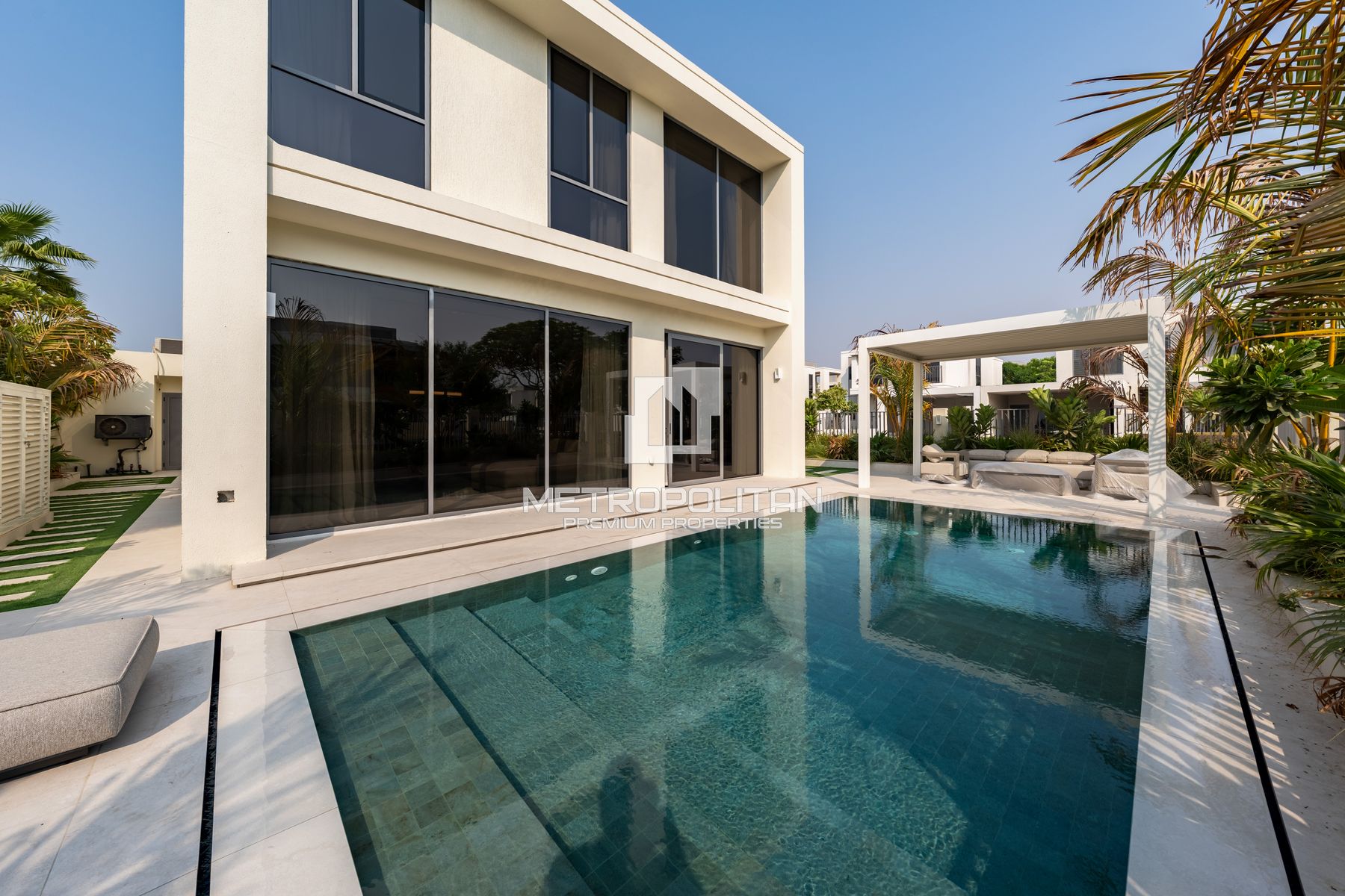 Single Row | Luxury Living | Turnkey | Furnished