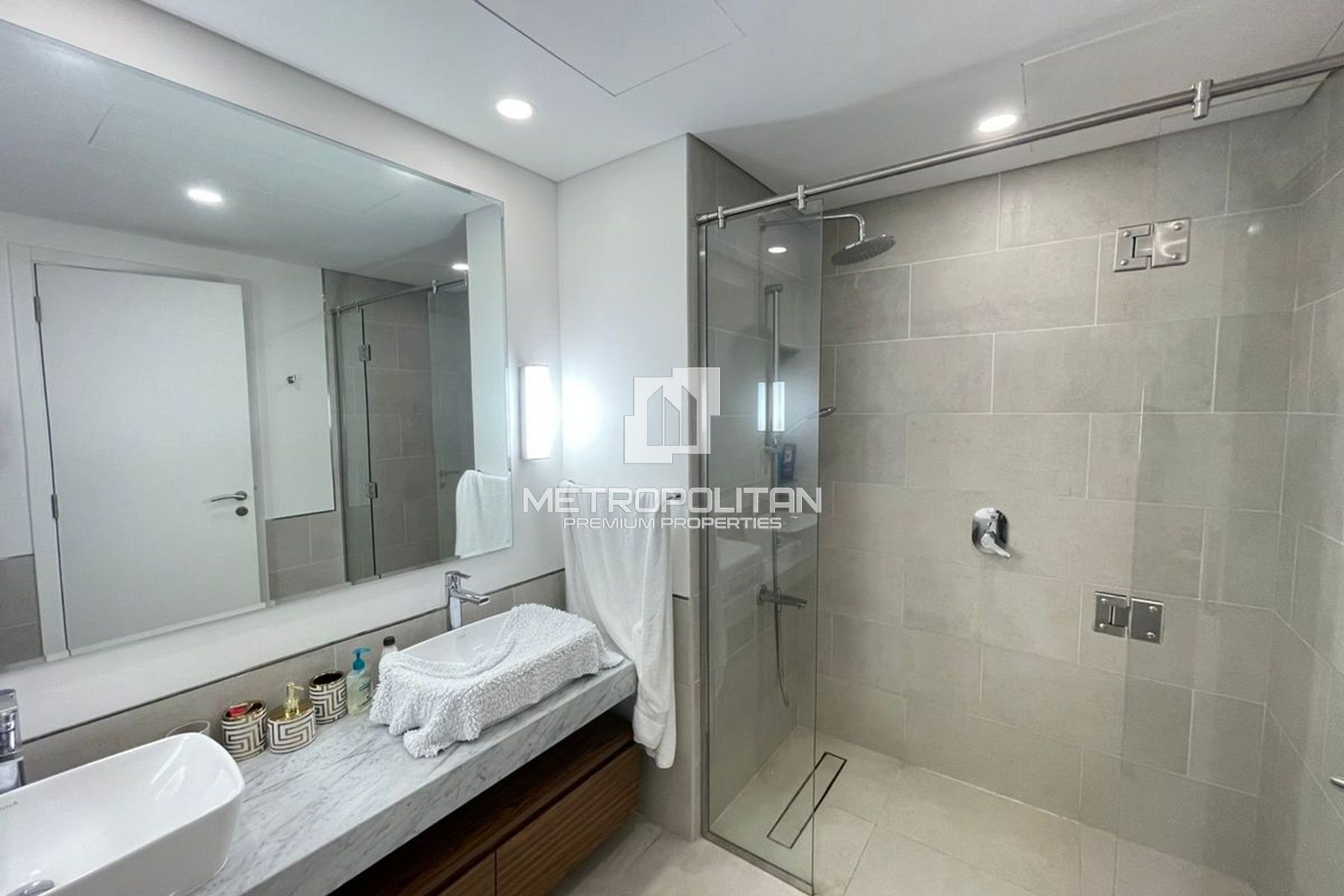 Park View | Prime Location | Multiple Options photo-8