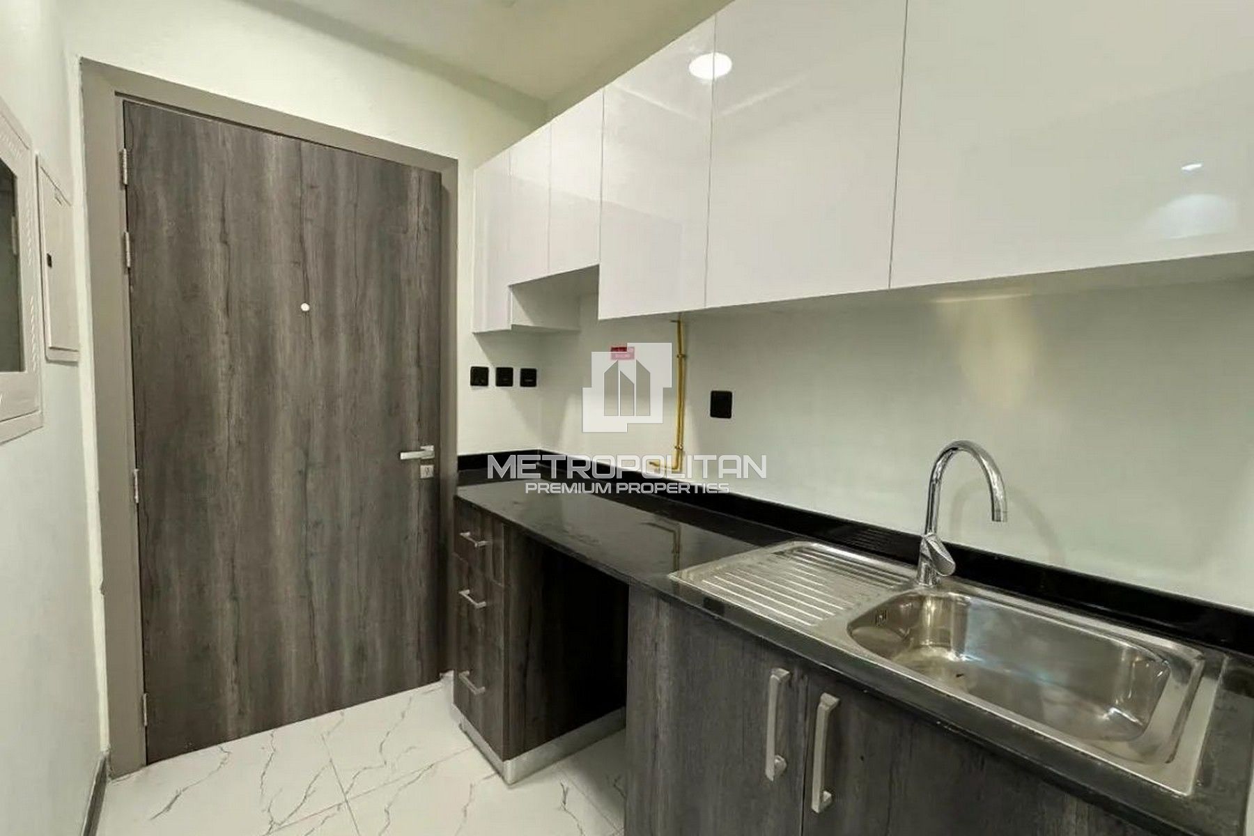 Best Price | Spacious Studio with Balcony photo-4