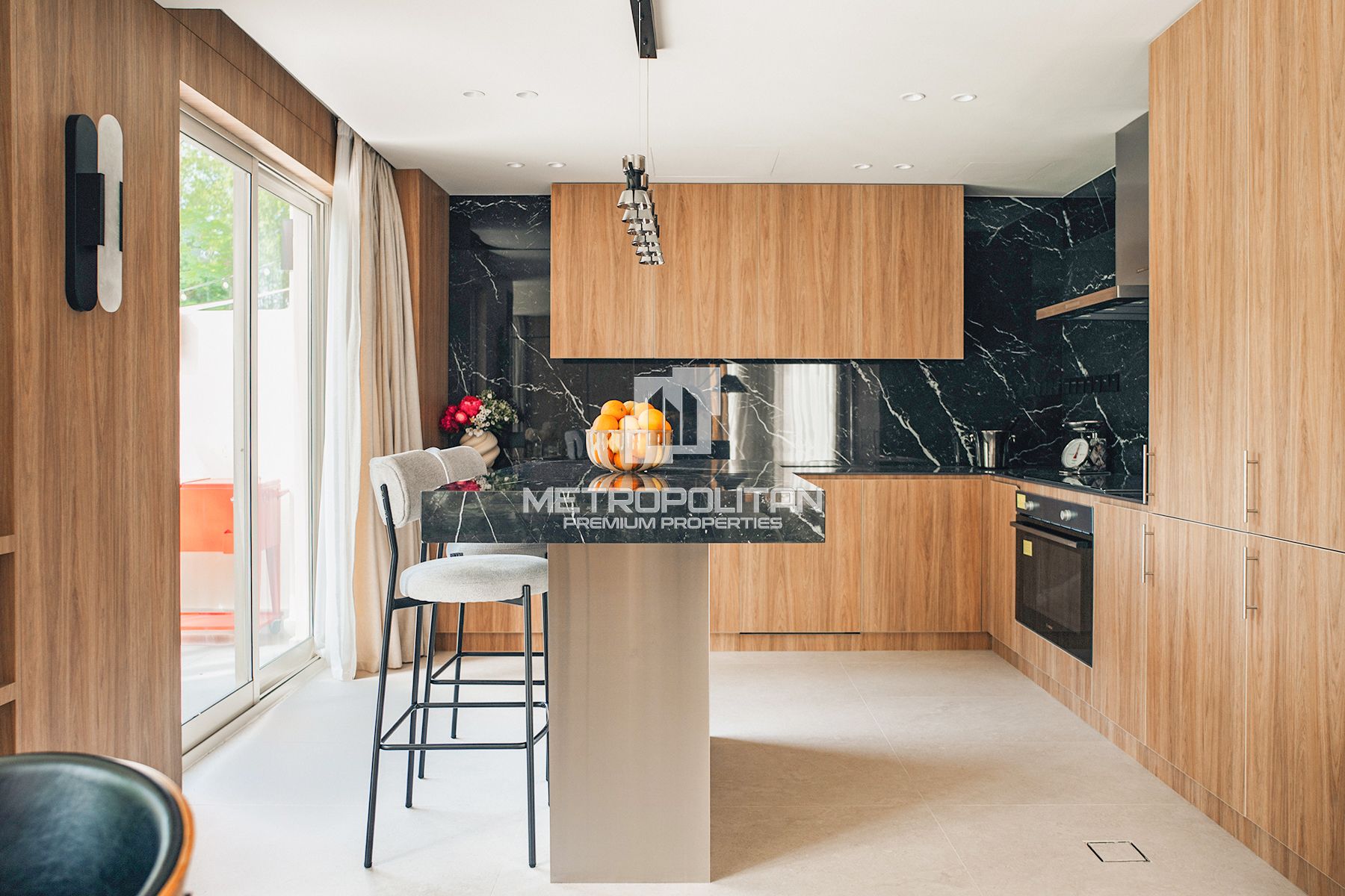 Renovated Townhouse | Expanded Layout | Single Row photo-4