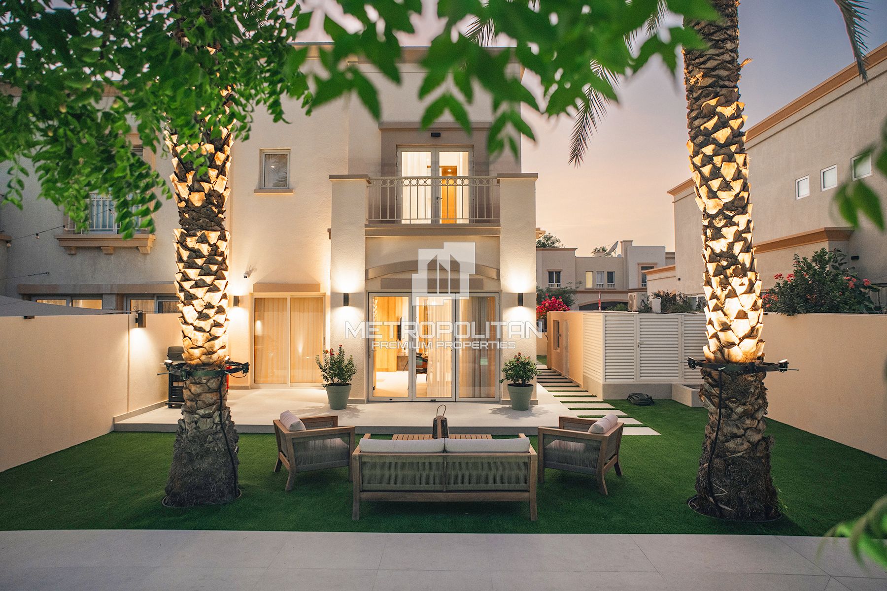 Renovated Townhouse | Expanded Layout | Single Row photo-6