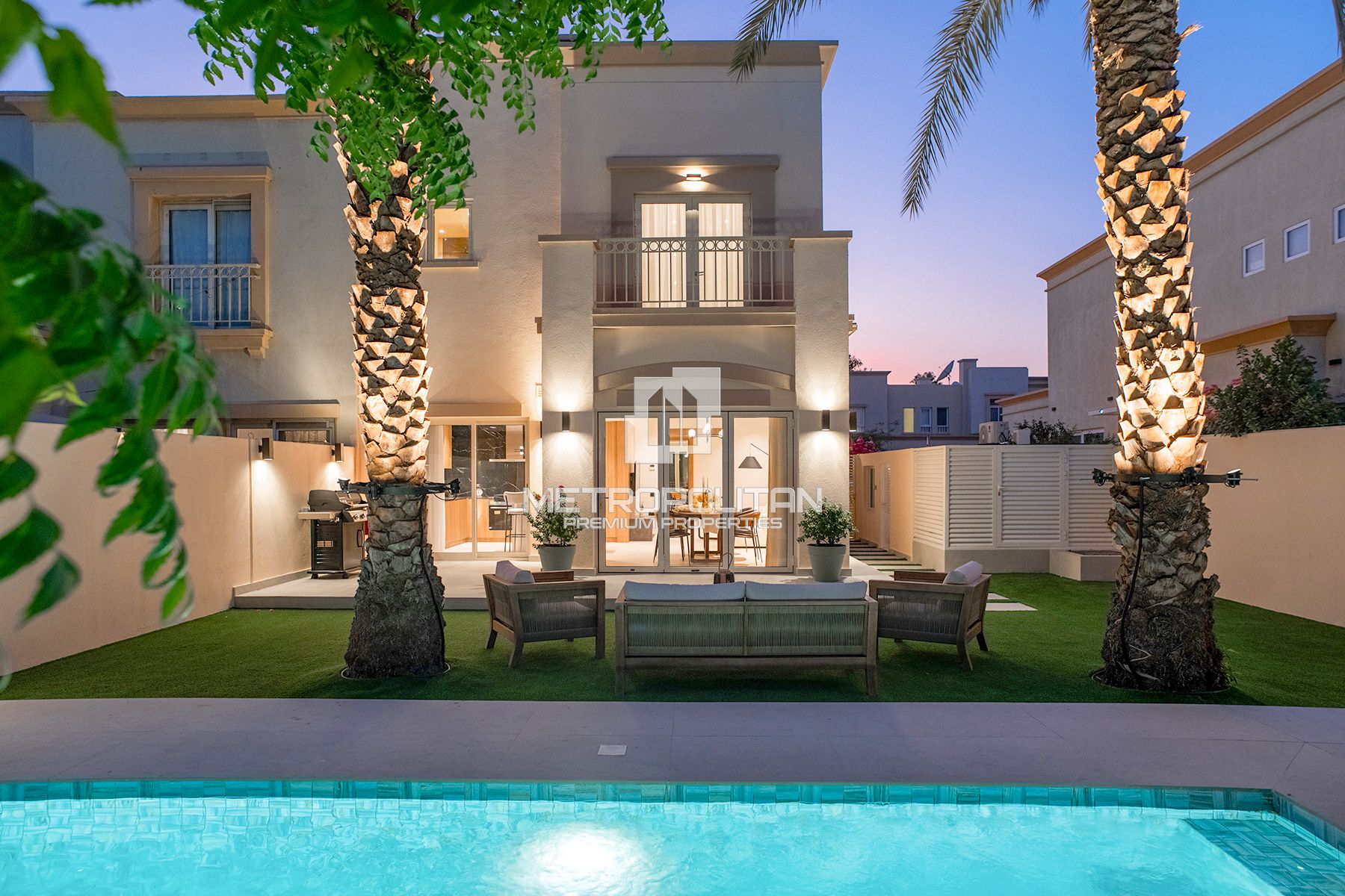 Renovated Townhouse | Expanded Layout | Single Row photo-11