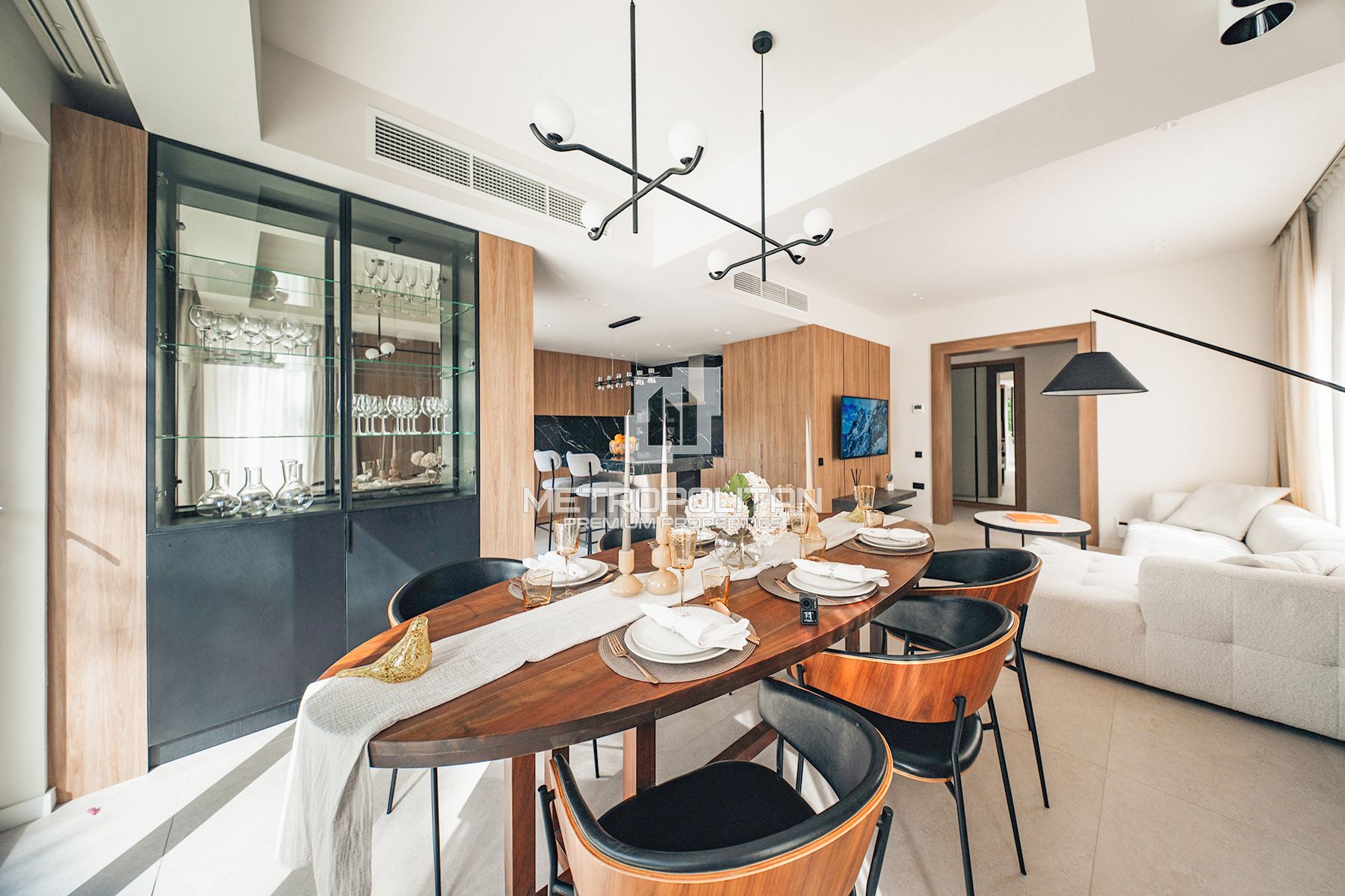 Renovated Townhouse | Expanded Layout | Single Row photo-21