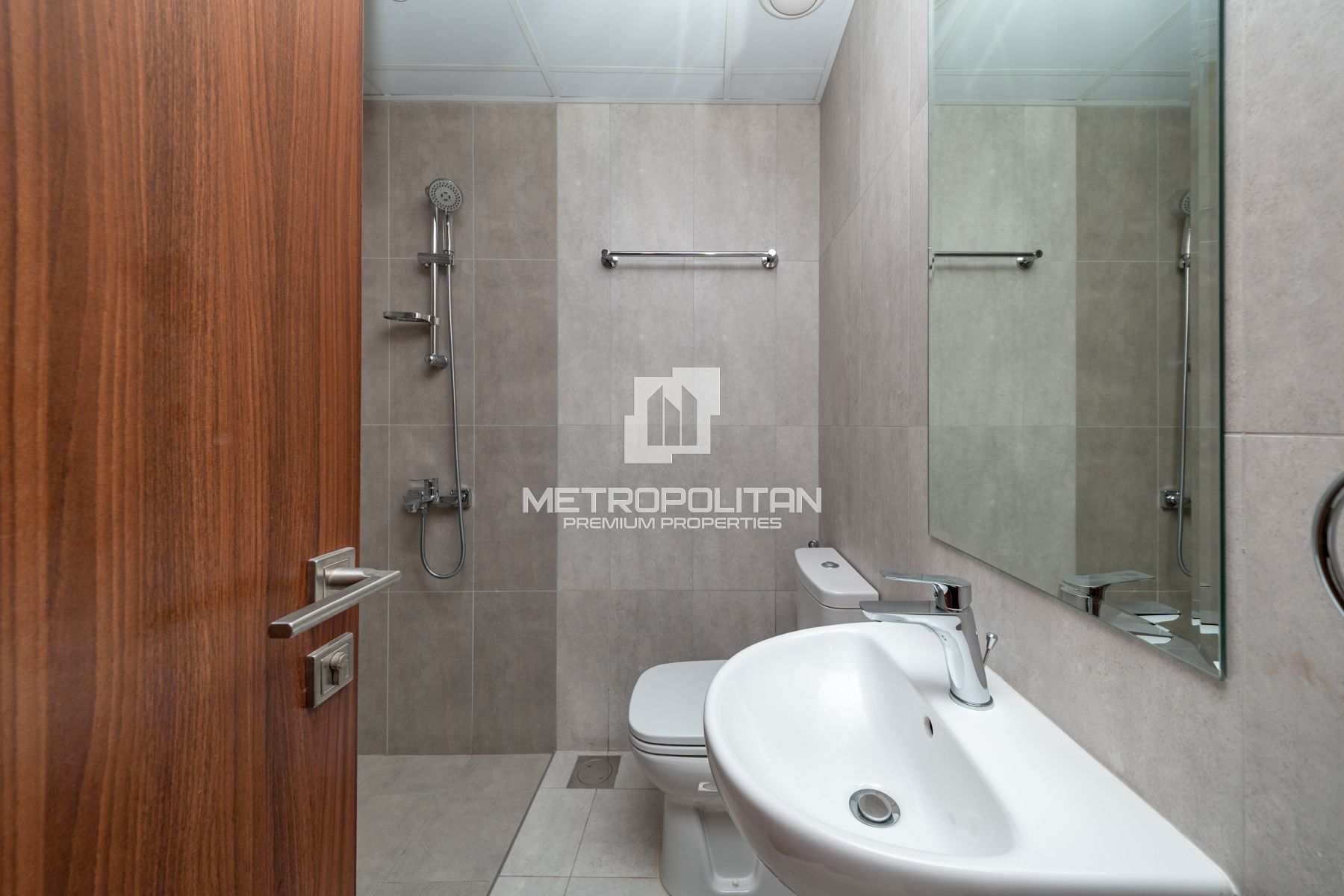 Single Row | Close to Amenities | Mid Unit photo-10