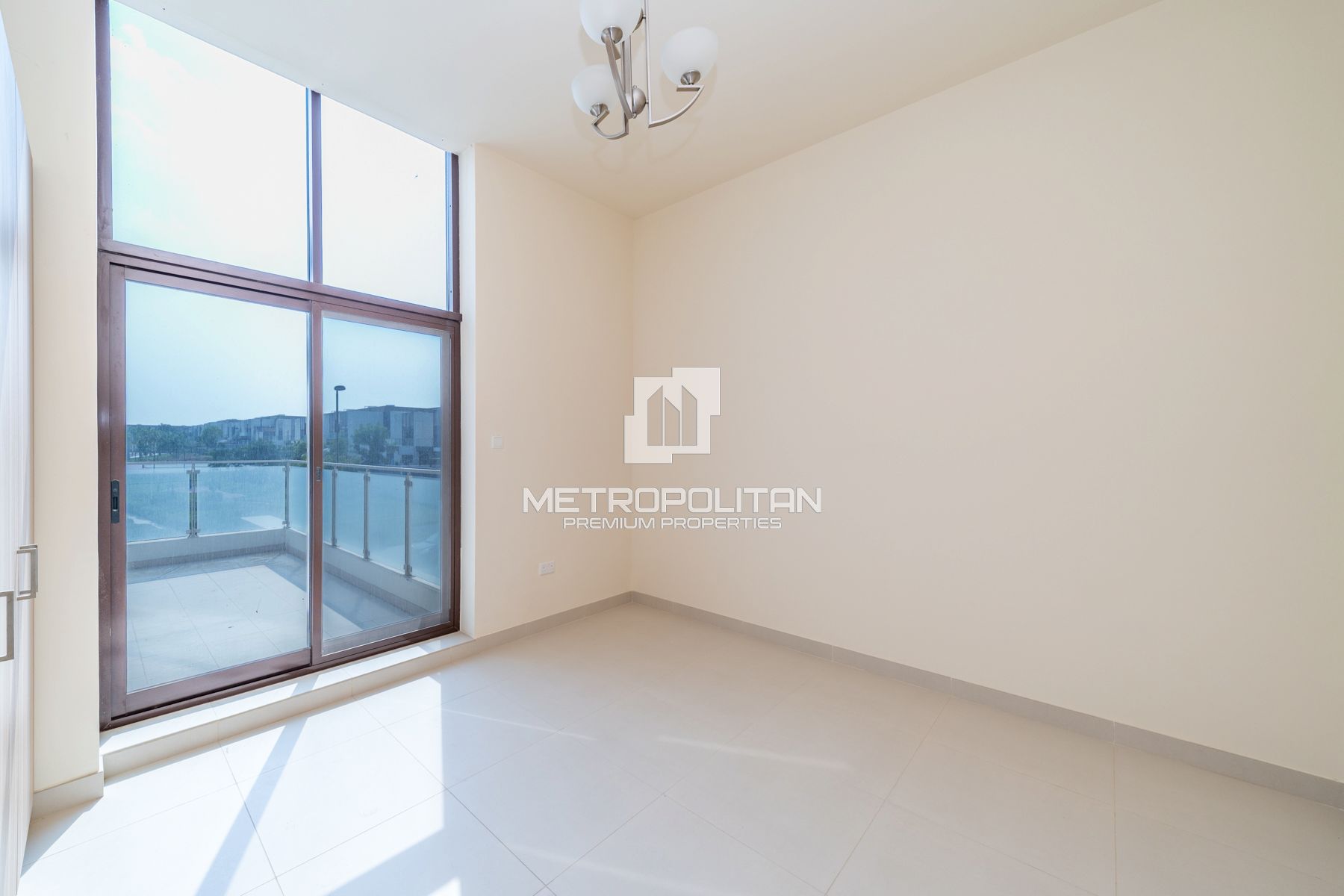 Single Row | Close to Amenities | Mid Unit photo-15