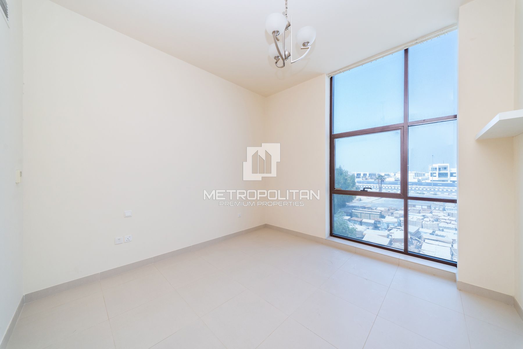 Single Row | Close to Amenities | Mid Unit photo-19