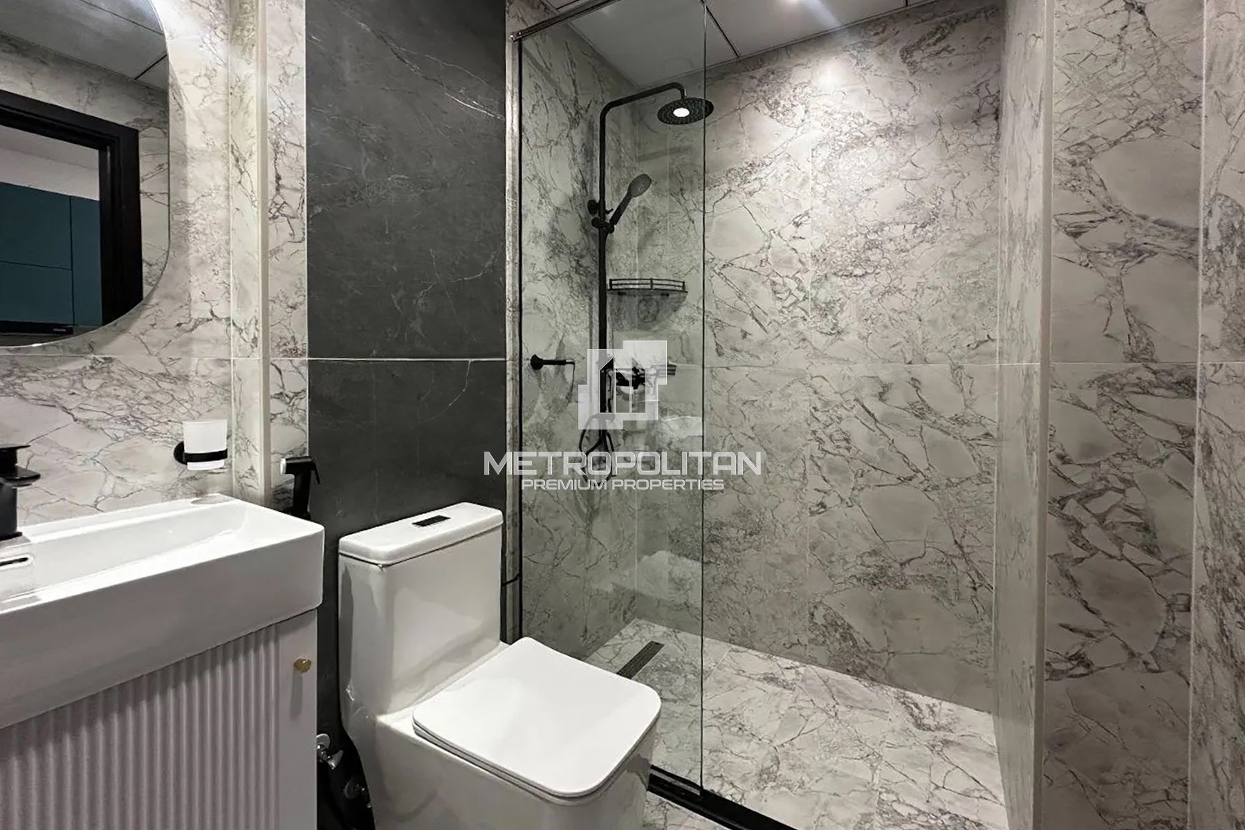 Spacious Layout | Vacant Unit | Modern Finishes photo-3