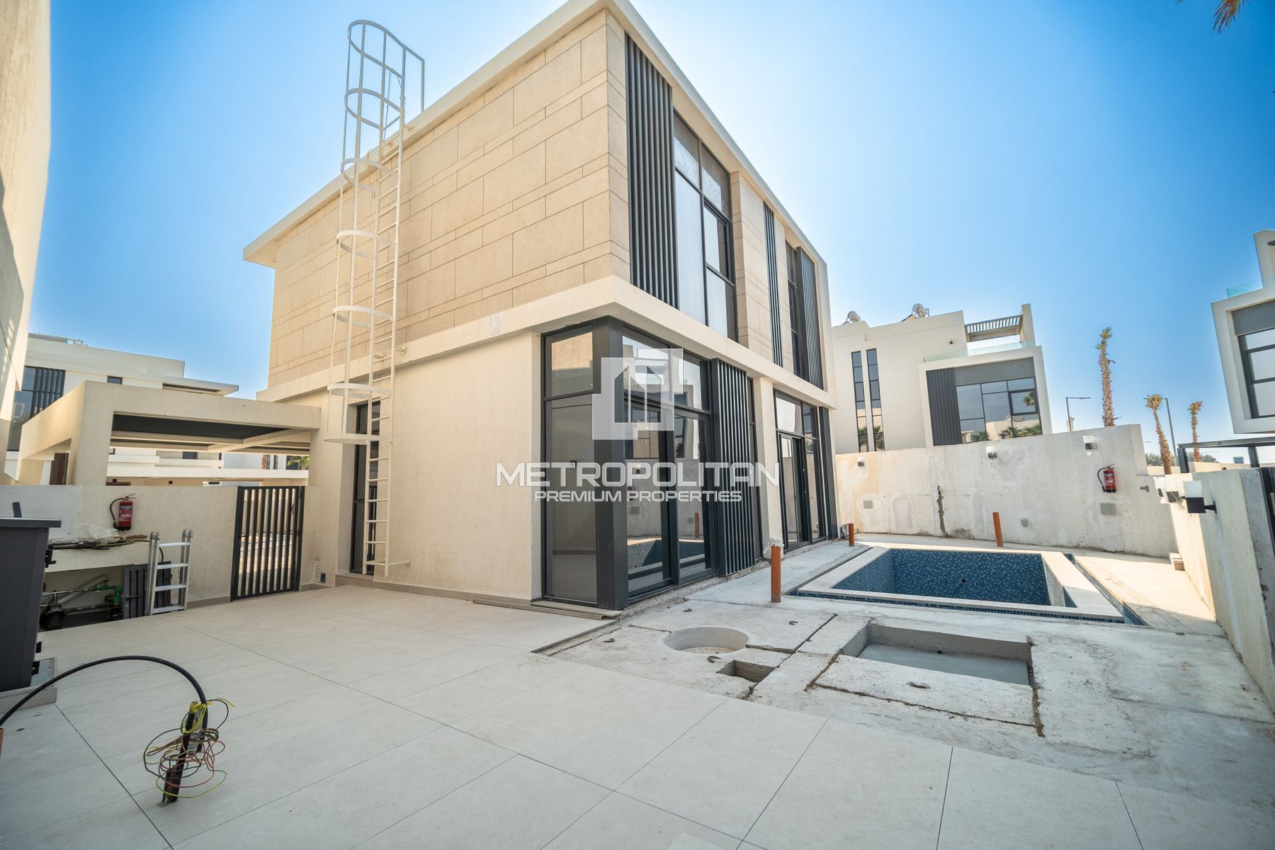 Exclusive Upgraded Villa | Premium Corner Plot photo-0