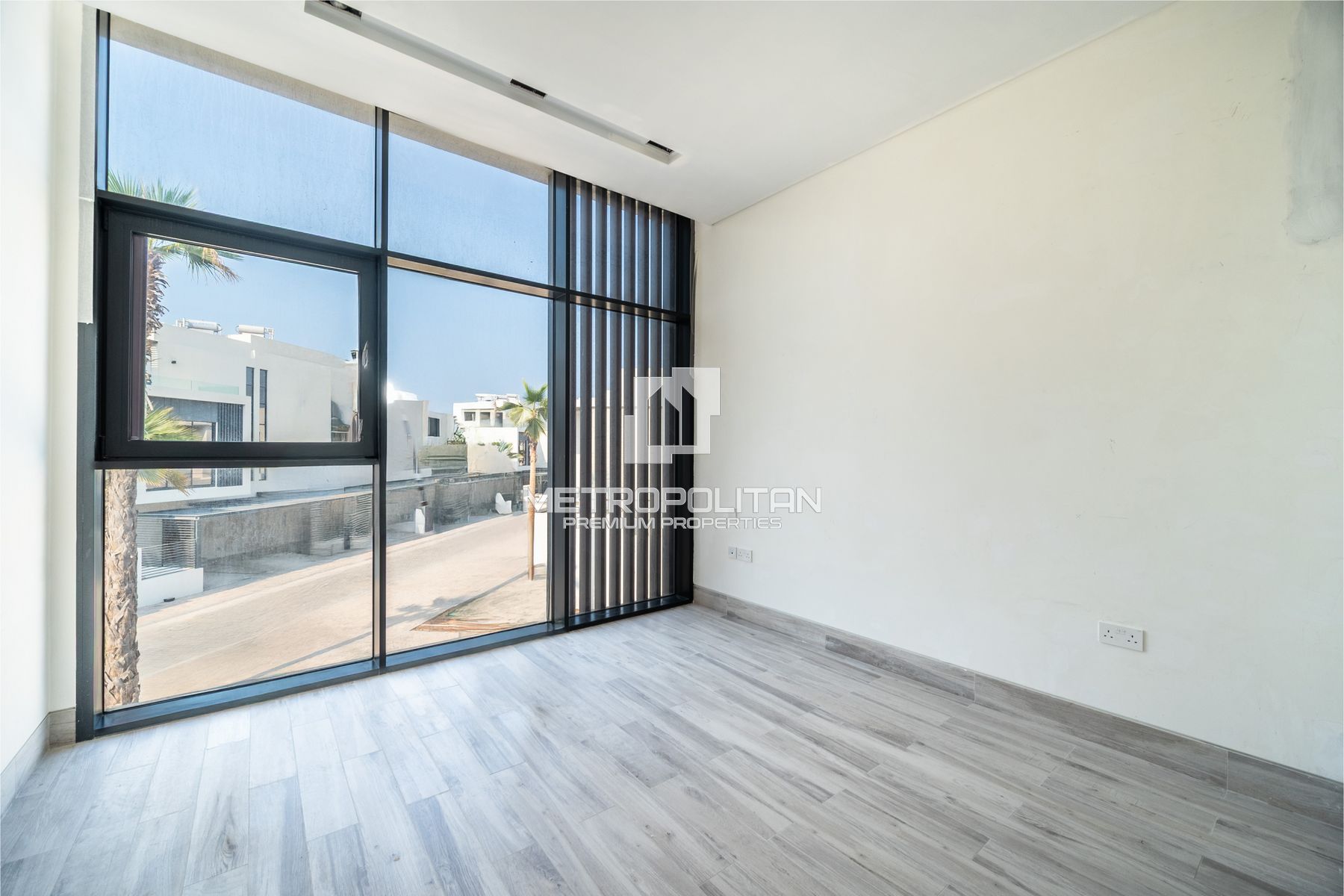 Exclusive Upgraded Villa | Premium Corner Plot photo-9