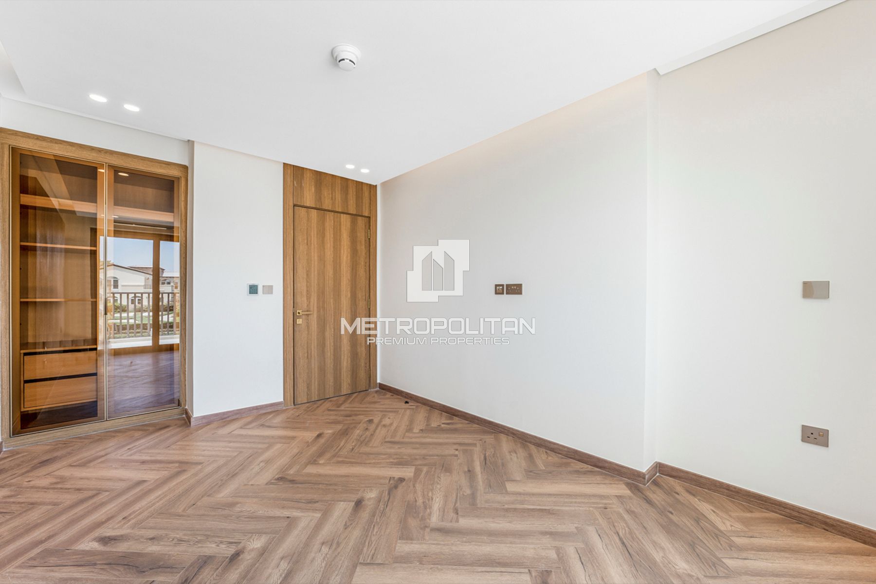 Ready For Living | Brand New | Spacious Layout photo-5