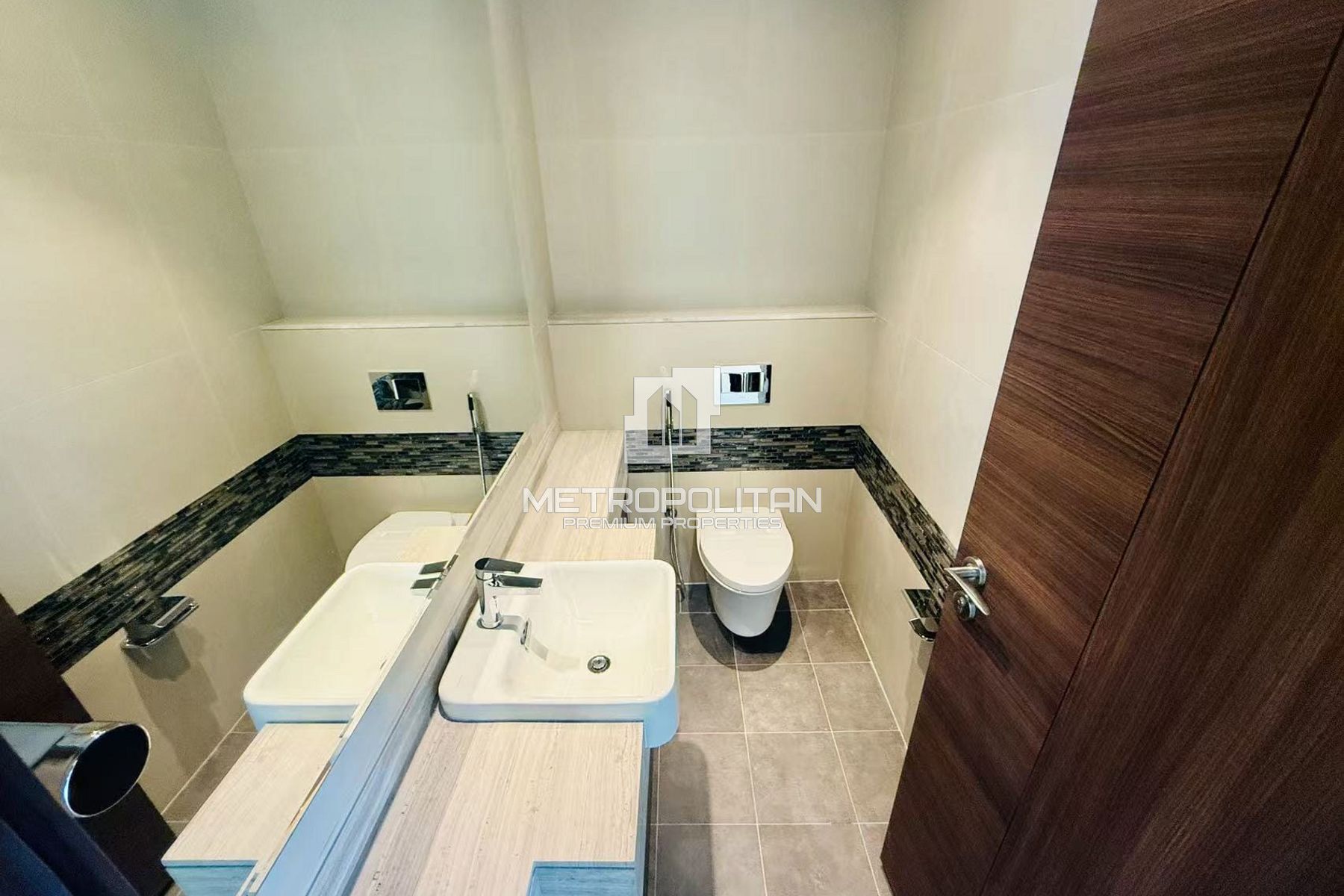 Spacious 1 Bed | Large Layout | Prime Location photo-7