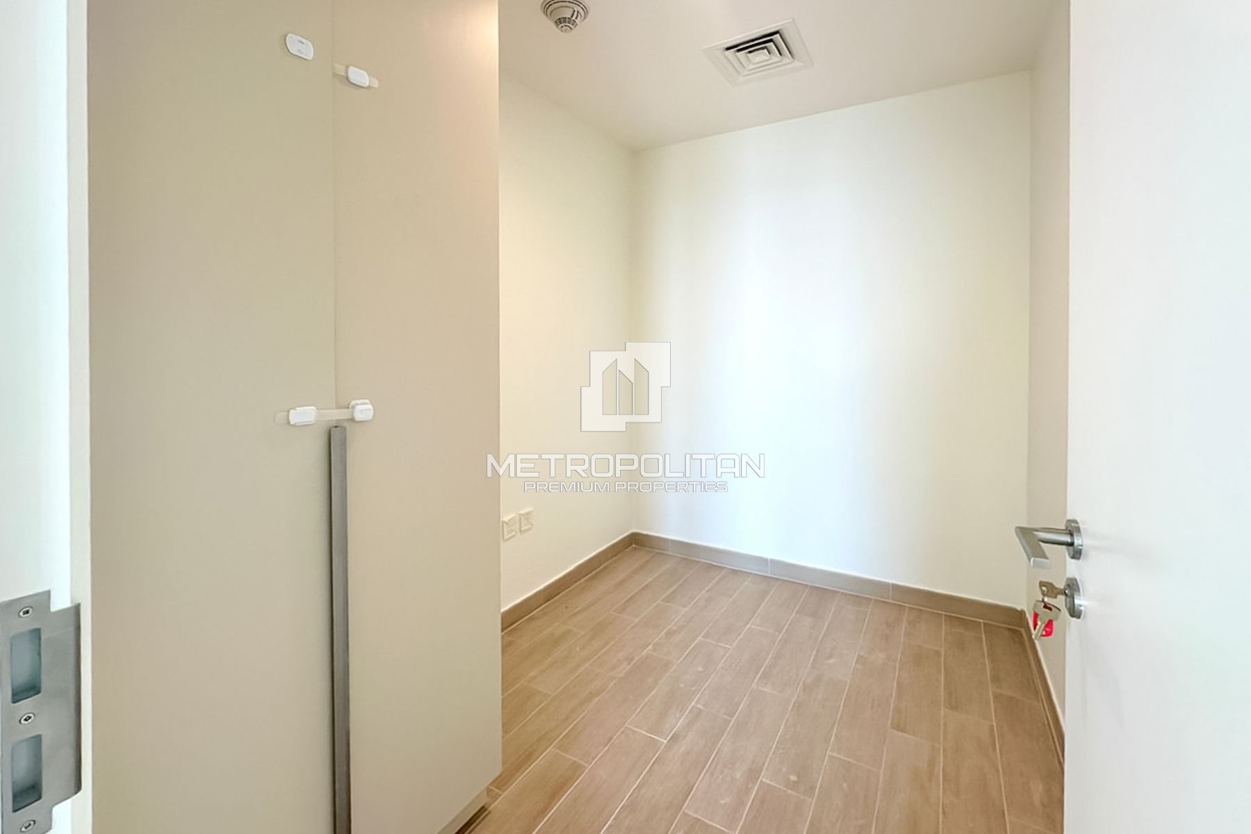 Sea View | Large Layout | Prime Spot | 3BR + Maid