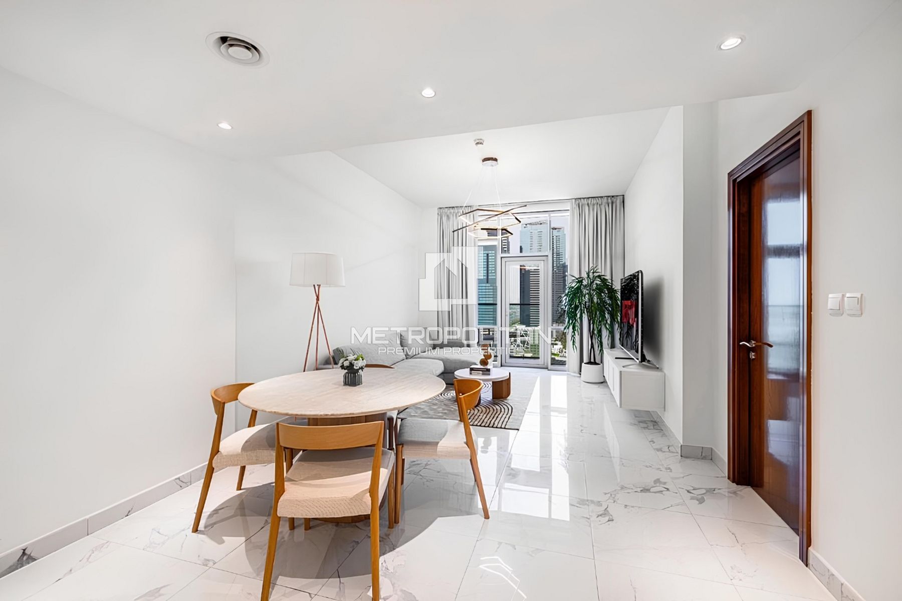 Elegant 1 Bed | High Floor | Canal View