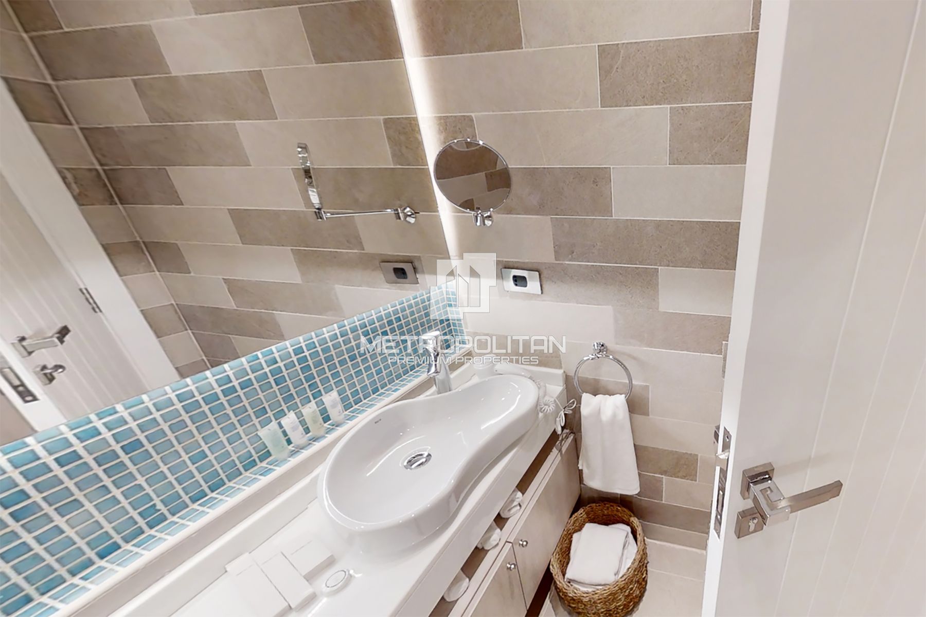 Luxury Studio Hotel Room | Great Investment photo-14