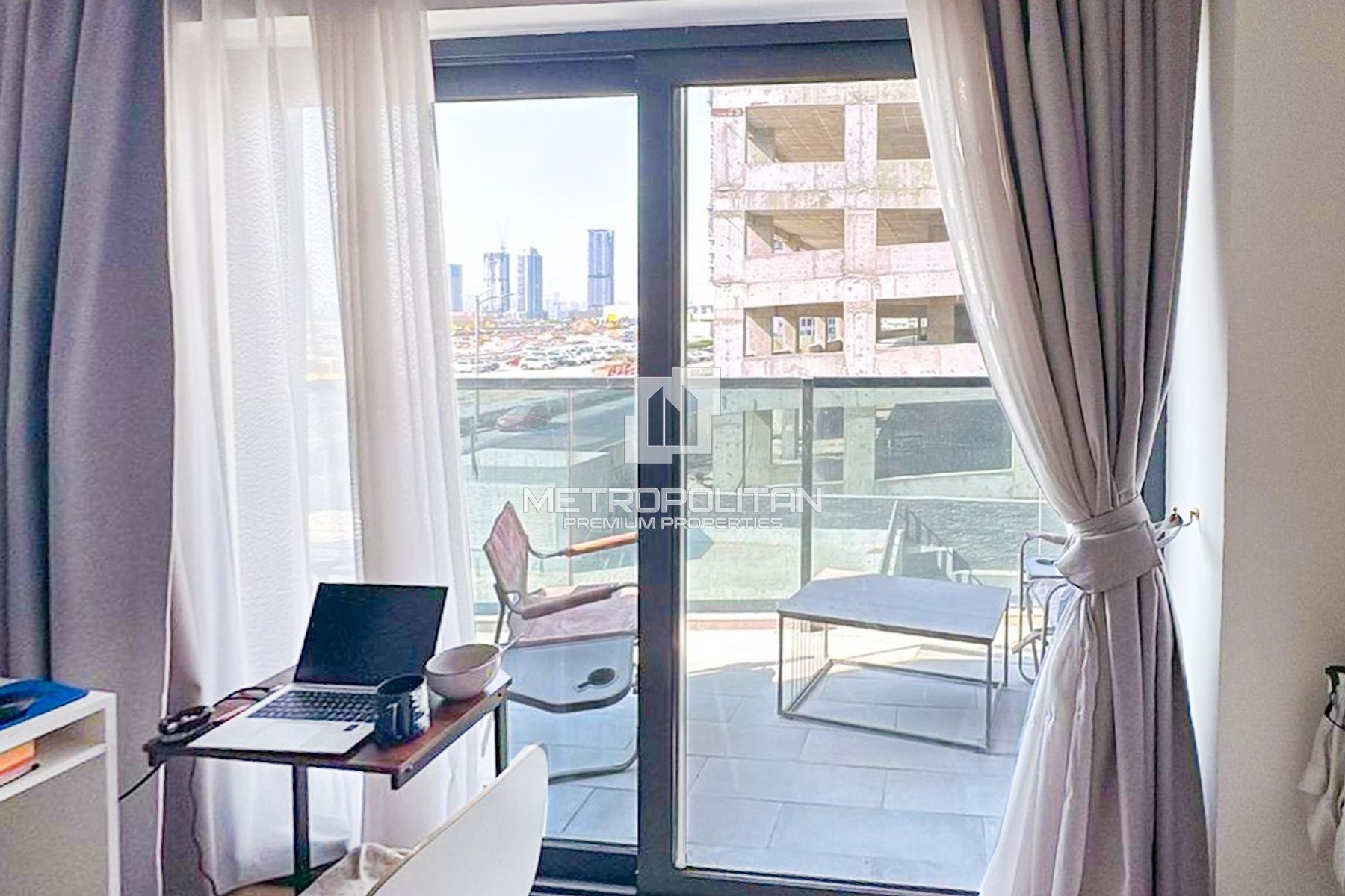 Image - V2, Dubai Sports City, Дубай | Project - Апартаменты