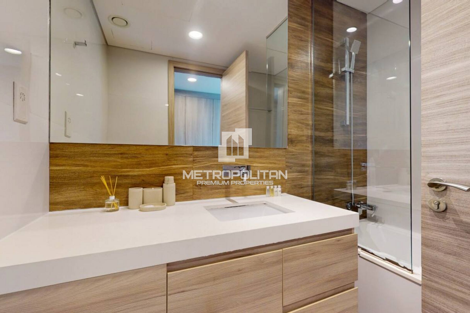 Image - SOL Bay, Business Bay, Dubai | Project - Apartment