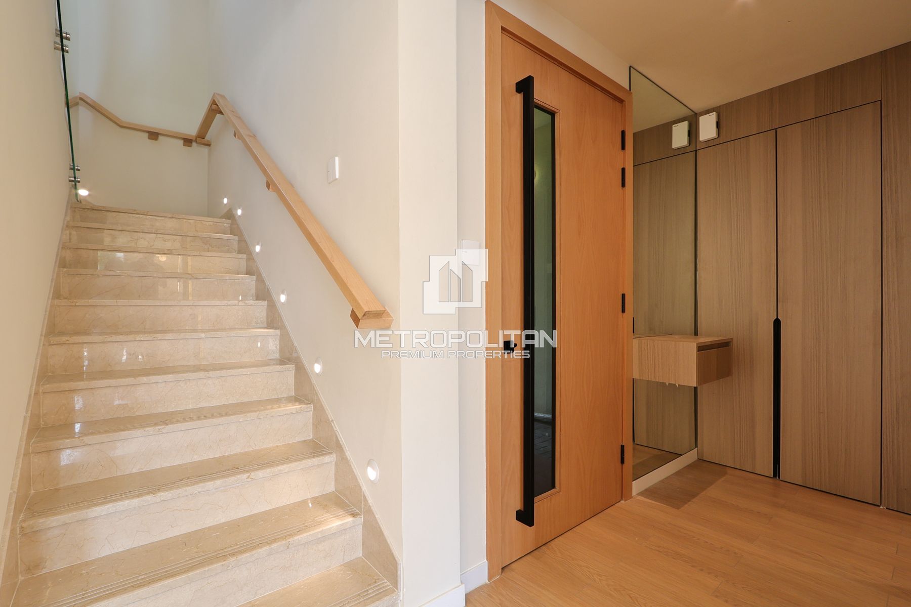 Fully Renovated | Great Community |Spacious Layout photo-2