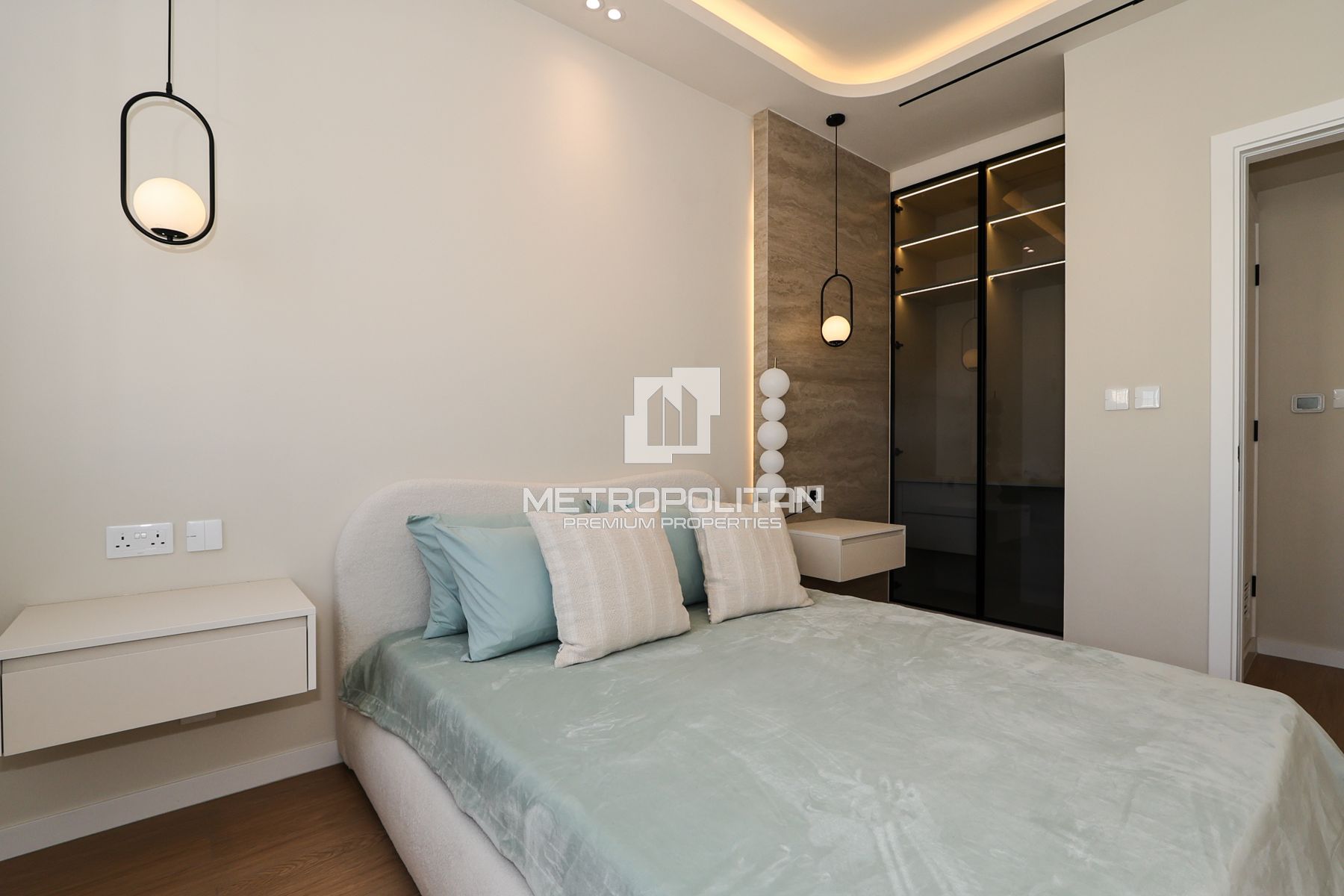 Fully Renovated | Great Community |Spacious Layout photo-3