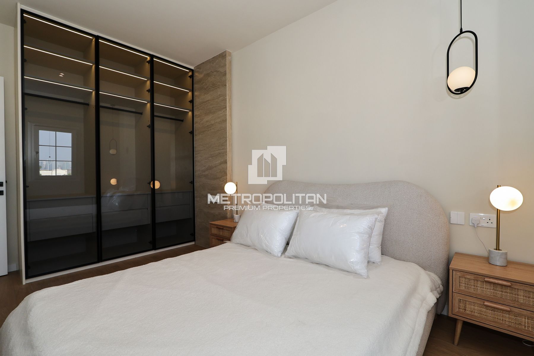 Fully Renovated | Great Community |Spacious Layout photo-4