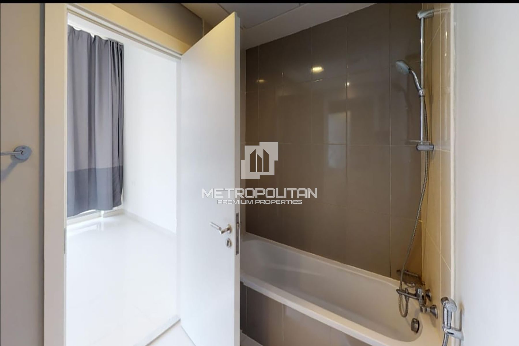 Image - Golf Promenade 3B, DAMAC Hills, Dubai | Project - شقة