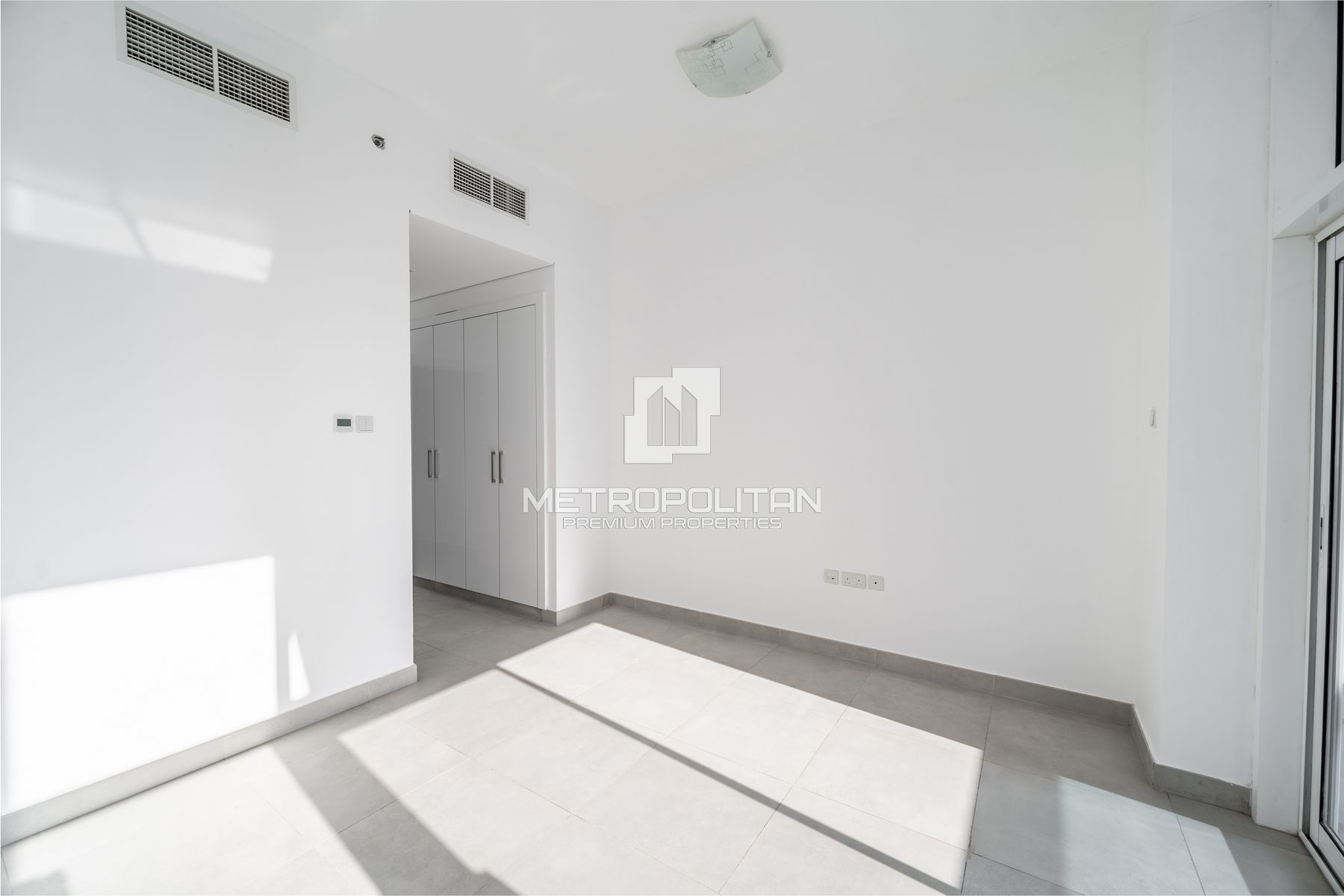 Image - Marina Arcade Tower, Dubai Marina, Dubai | Project - شقة