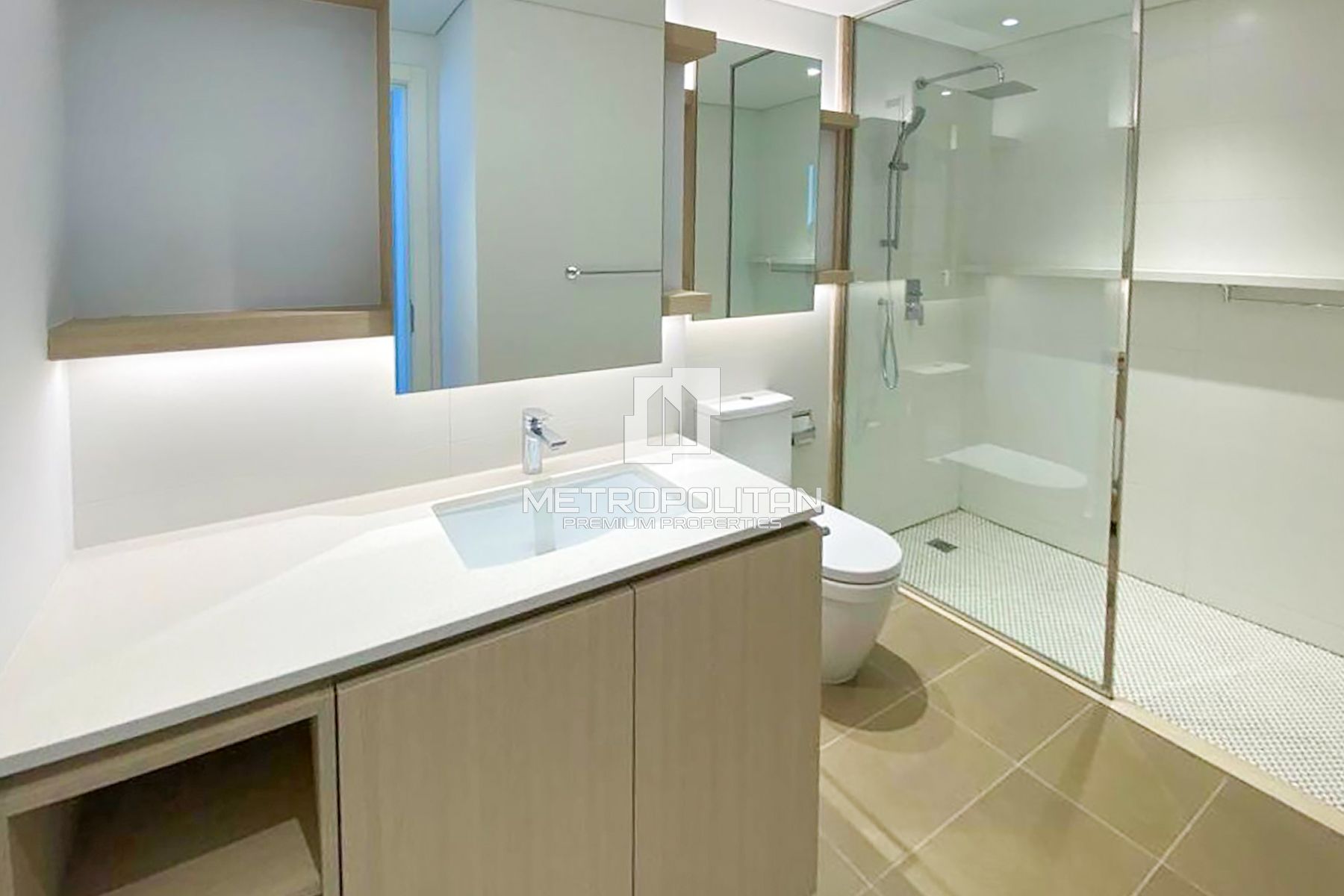 Ready now | Premium Ellington Unit | Pool View photo-9