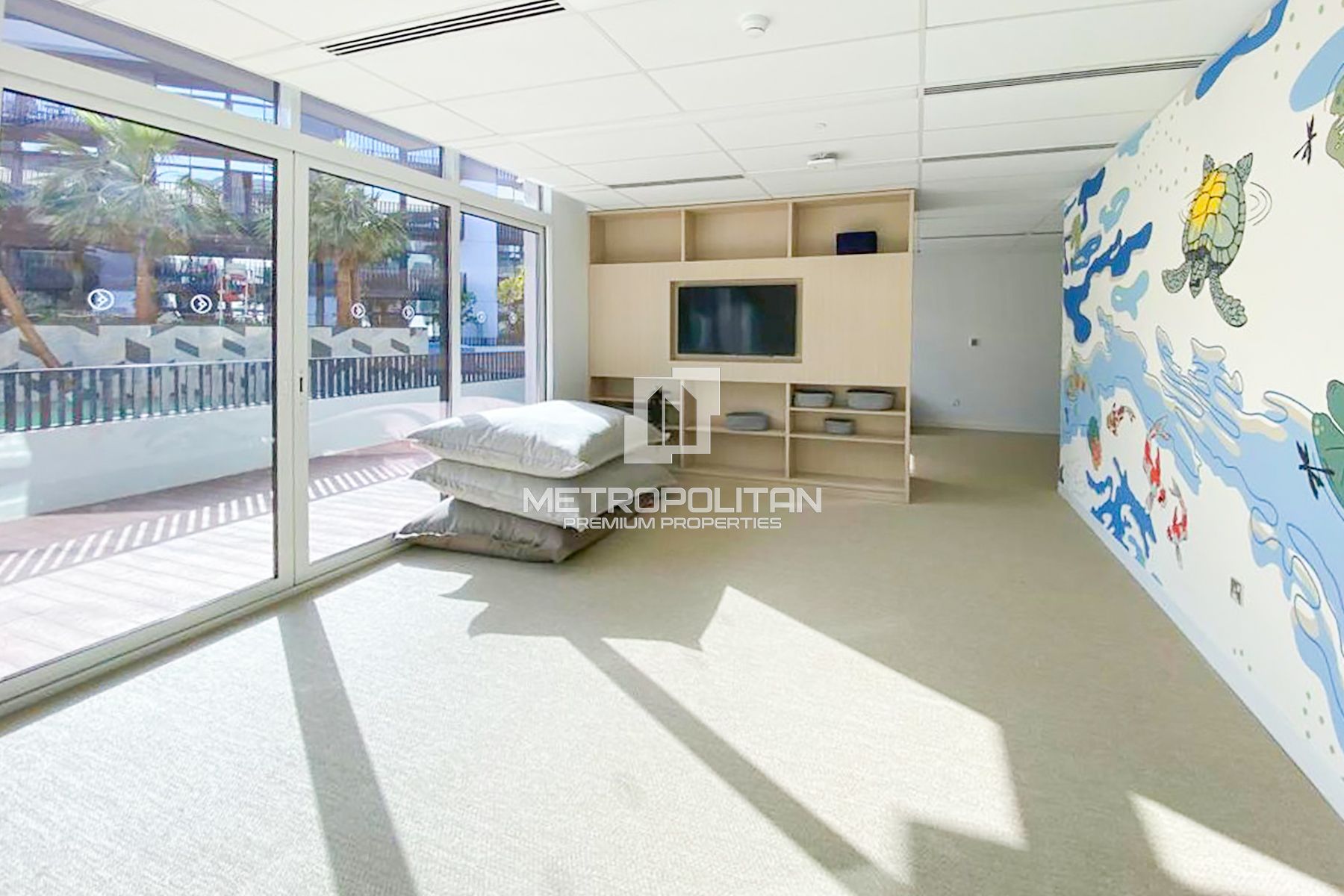 Ready now | Premium Ellington Unit | Pool View photo-14