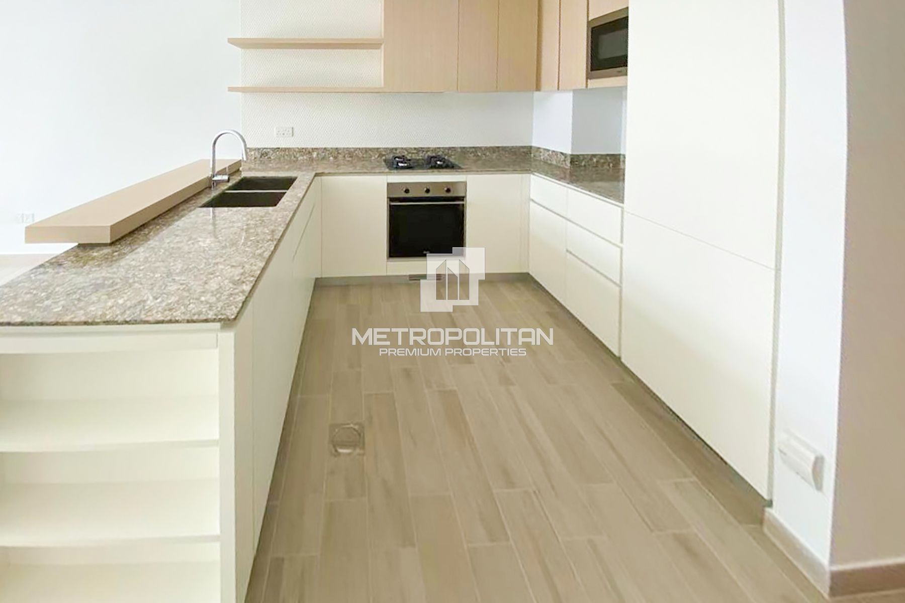 Ready now | Premium Ellington Unit | Pool View photo-1