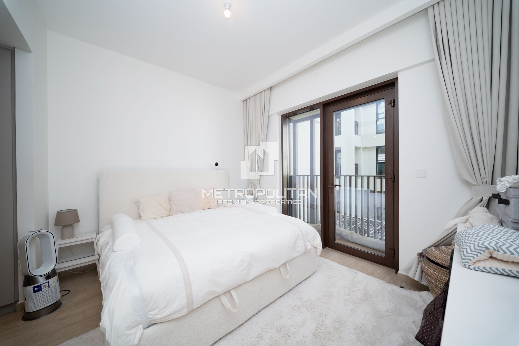 Image - Sunset at Creek Beach, Dubai Creek Harbour (The Lagoons), Dubai | Project - Appartement