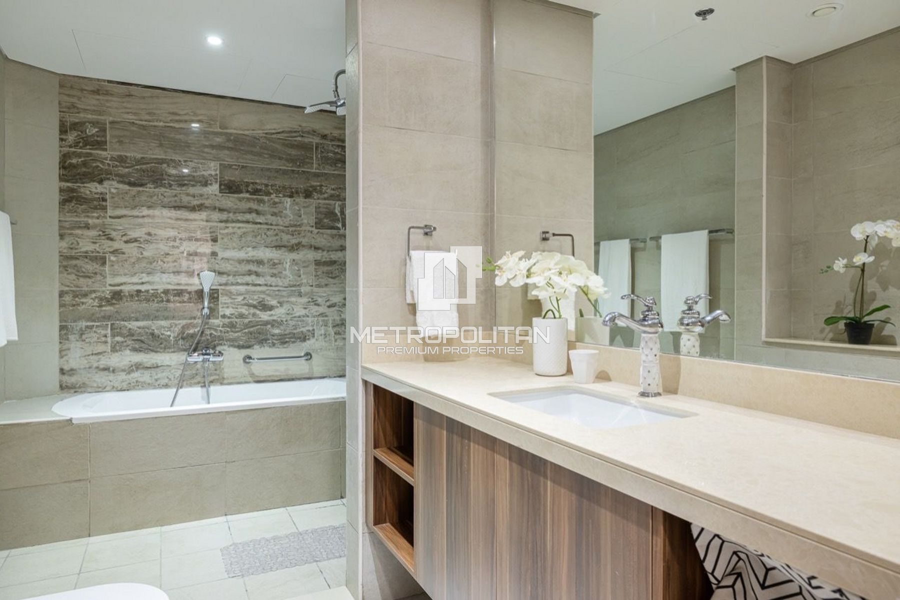 Image - Azizi Mina, Palm Jumeirah, Dubai | Project - Apartment