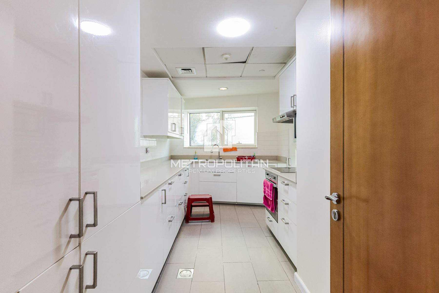 Fully Upgraded Duplex | Premium Amenities| Maids photo-1