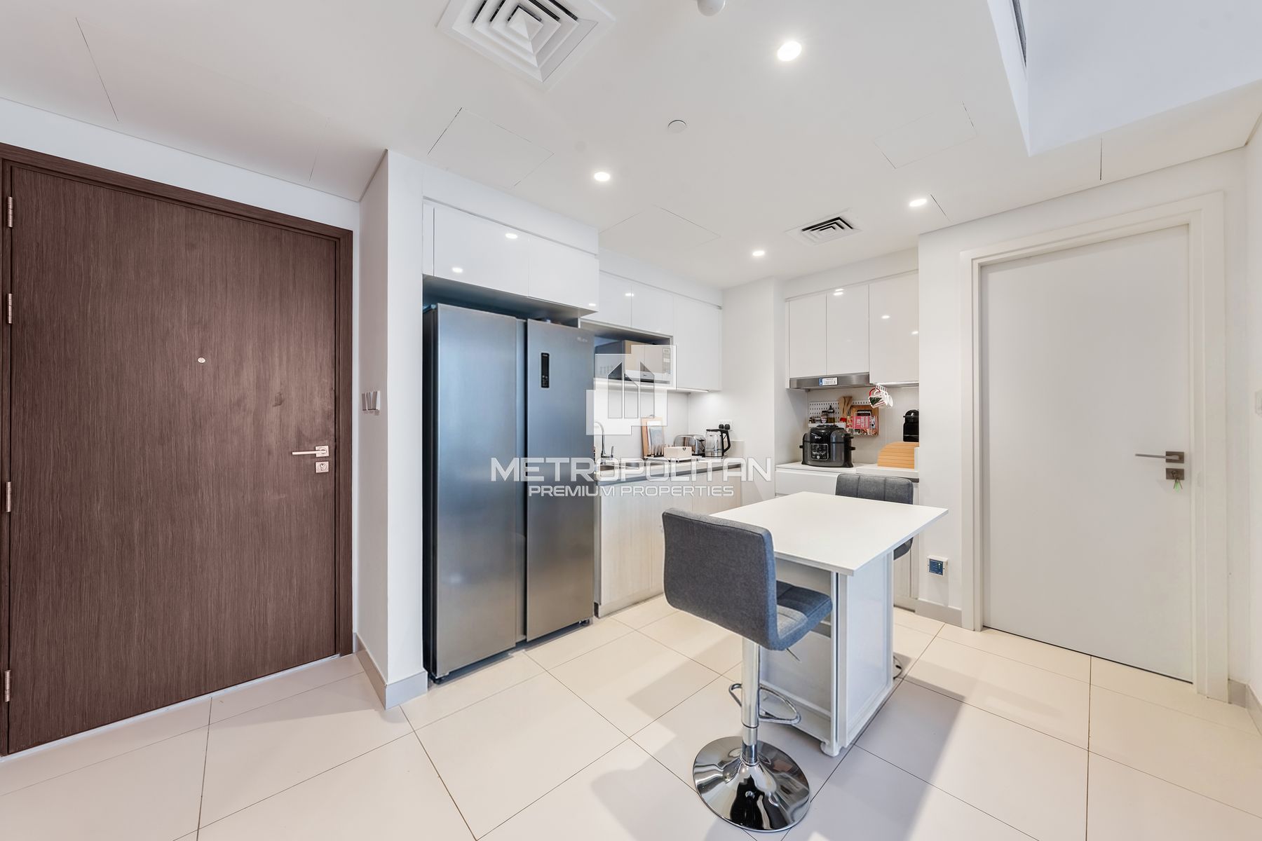 2 Bedrooms | Pool View | Motivated seller photo-10