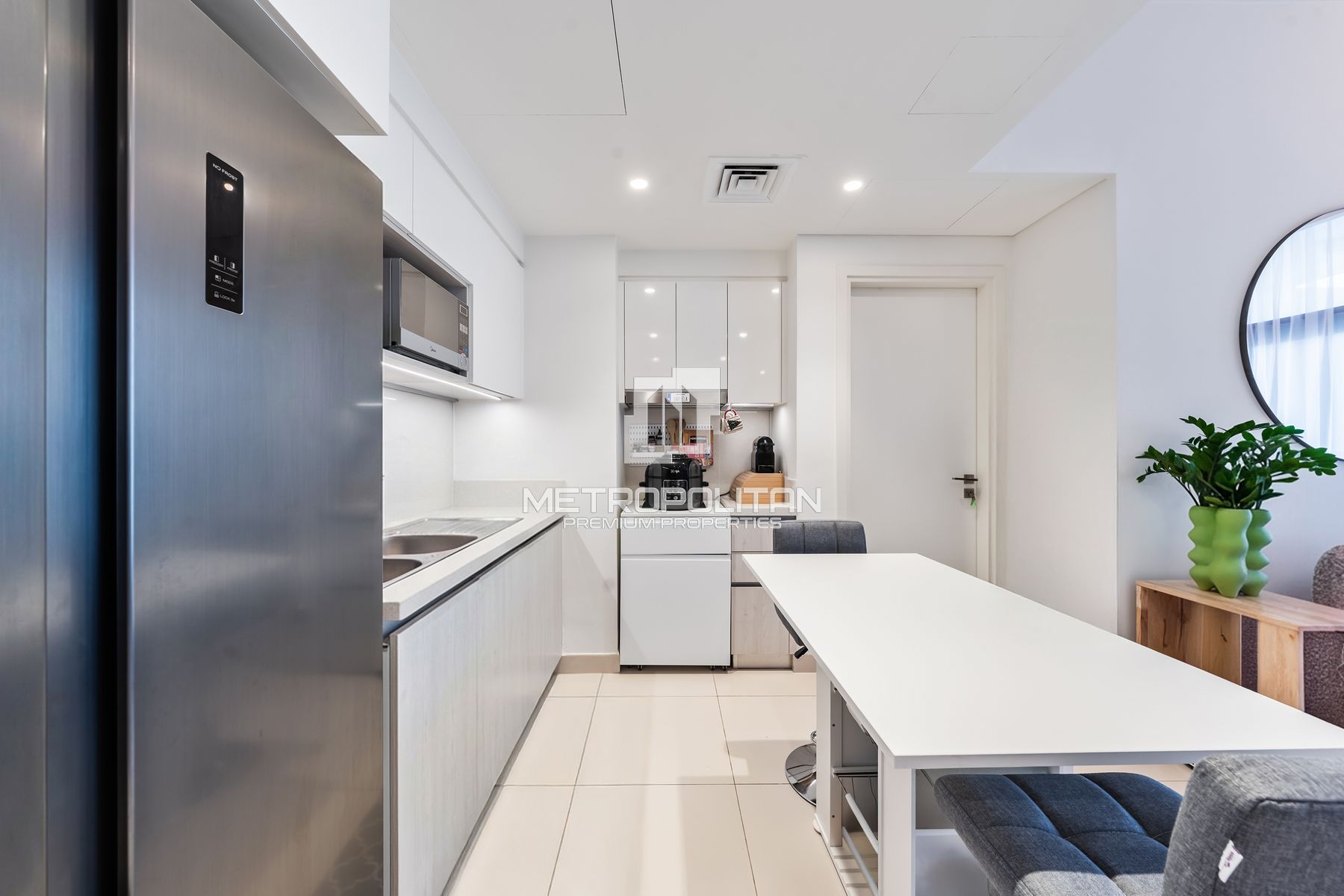 2 Bedrooms | Pool View | Motivated seller photo-12