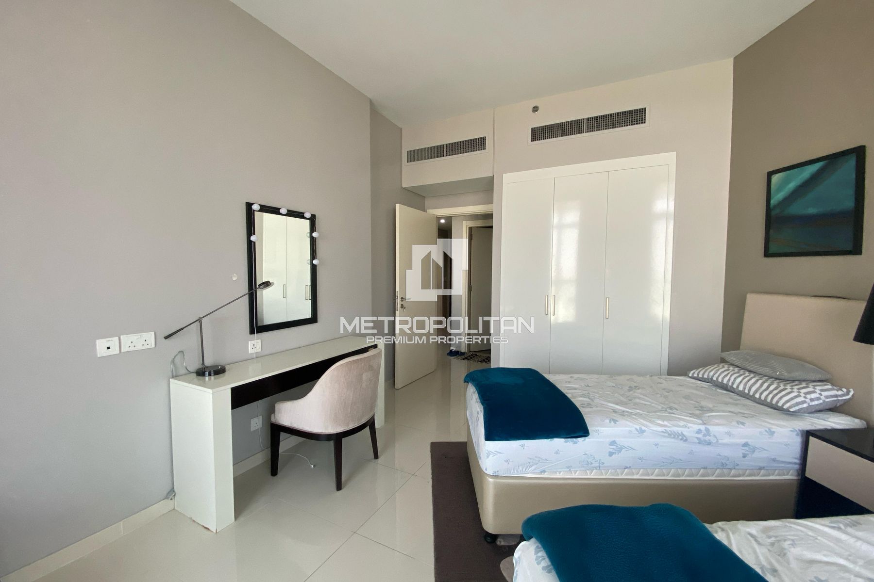 Mid Floor | Stunning Golf View | Spacious Rooms photo-2