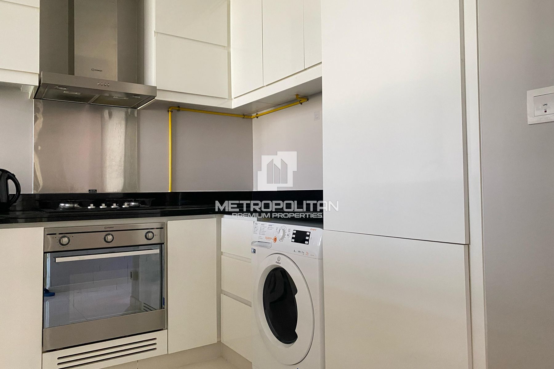 Mid Floor | Stunning Golf View | Spacious Rooms photo-3