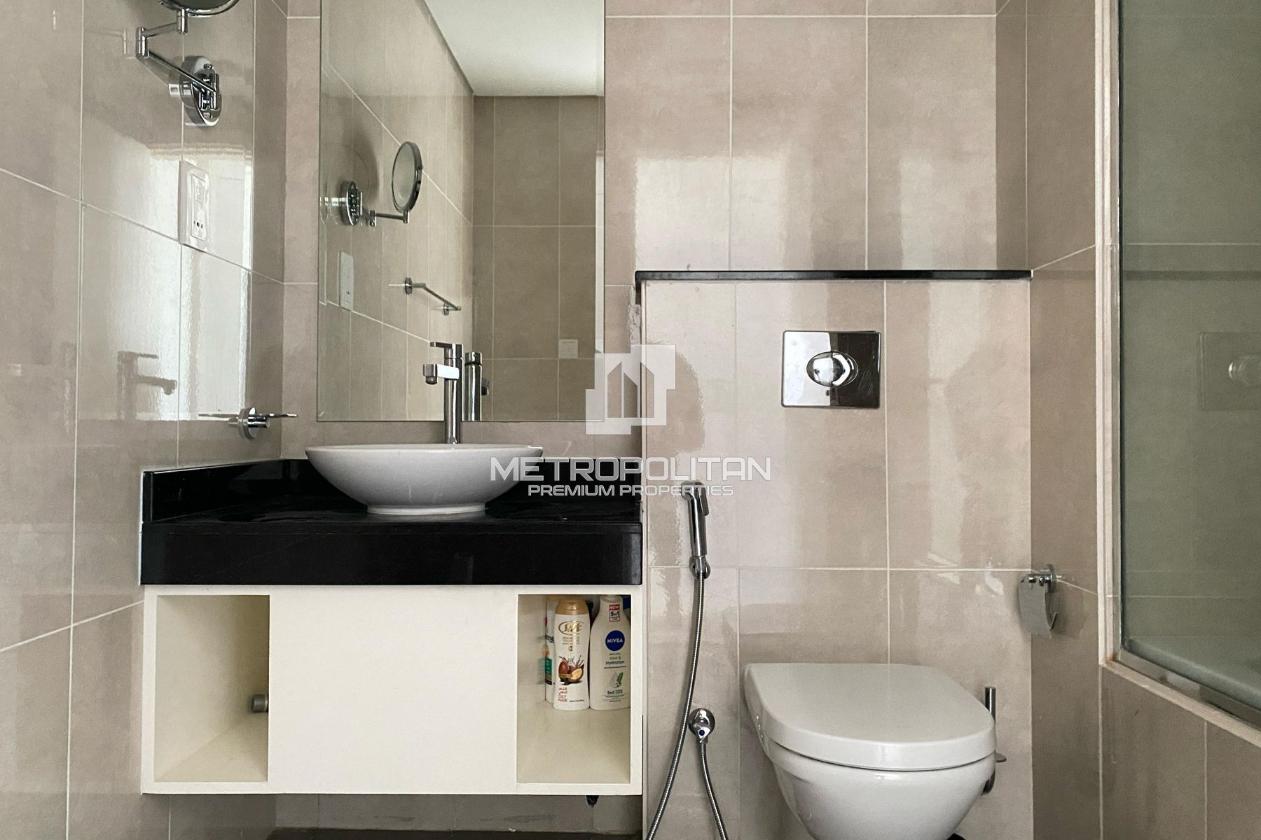 Mid Floor | Stunning Golf View | Spacious Rooms photo-15