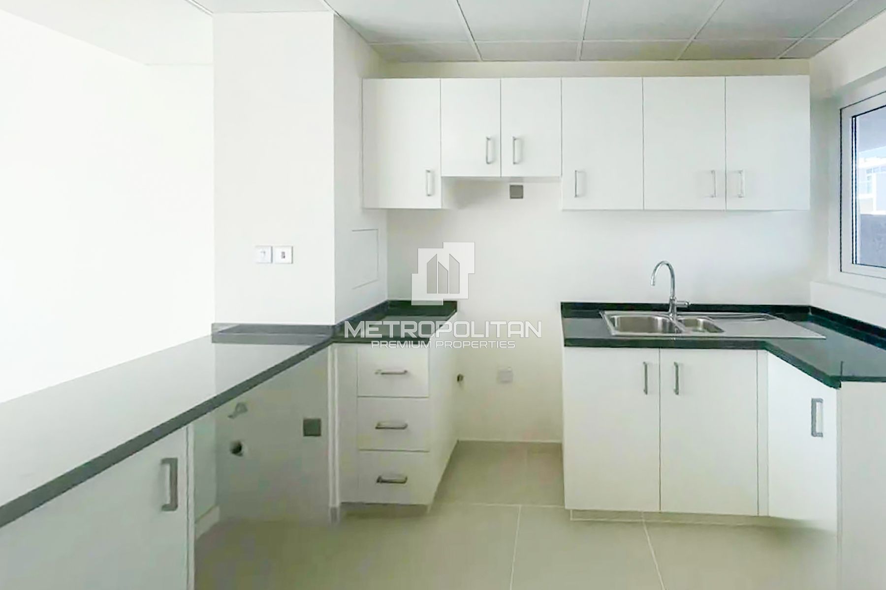 Single Row | RRM | Vacant | Extra Privacy photo-4