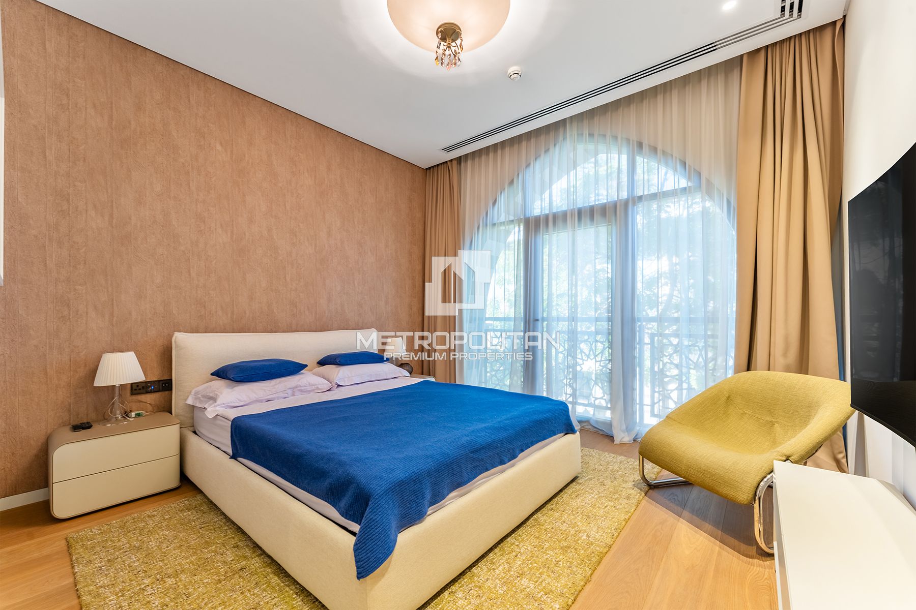 Fully Upgraded | Seafront Villa | Serviced Luxury