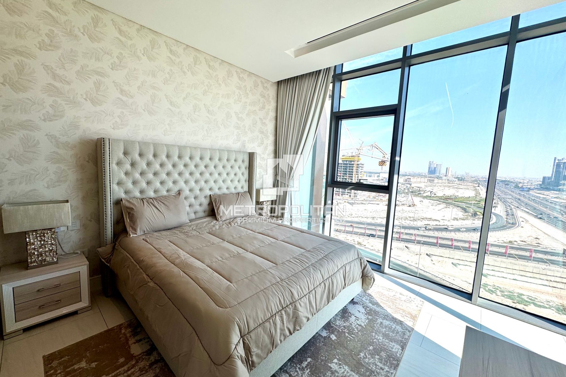 2 Beds + Maids room | Corner Unit | Vacant photo-5